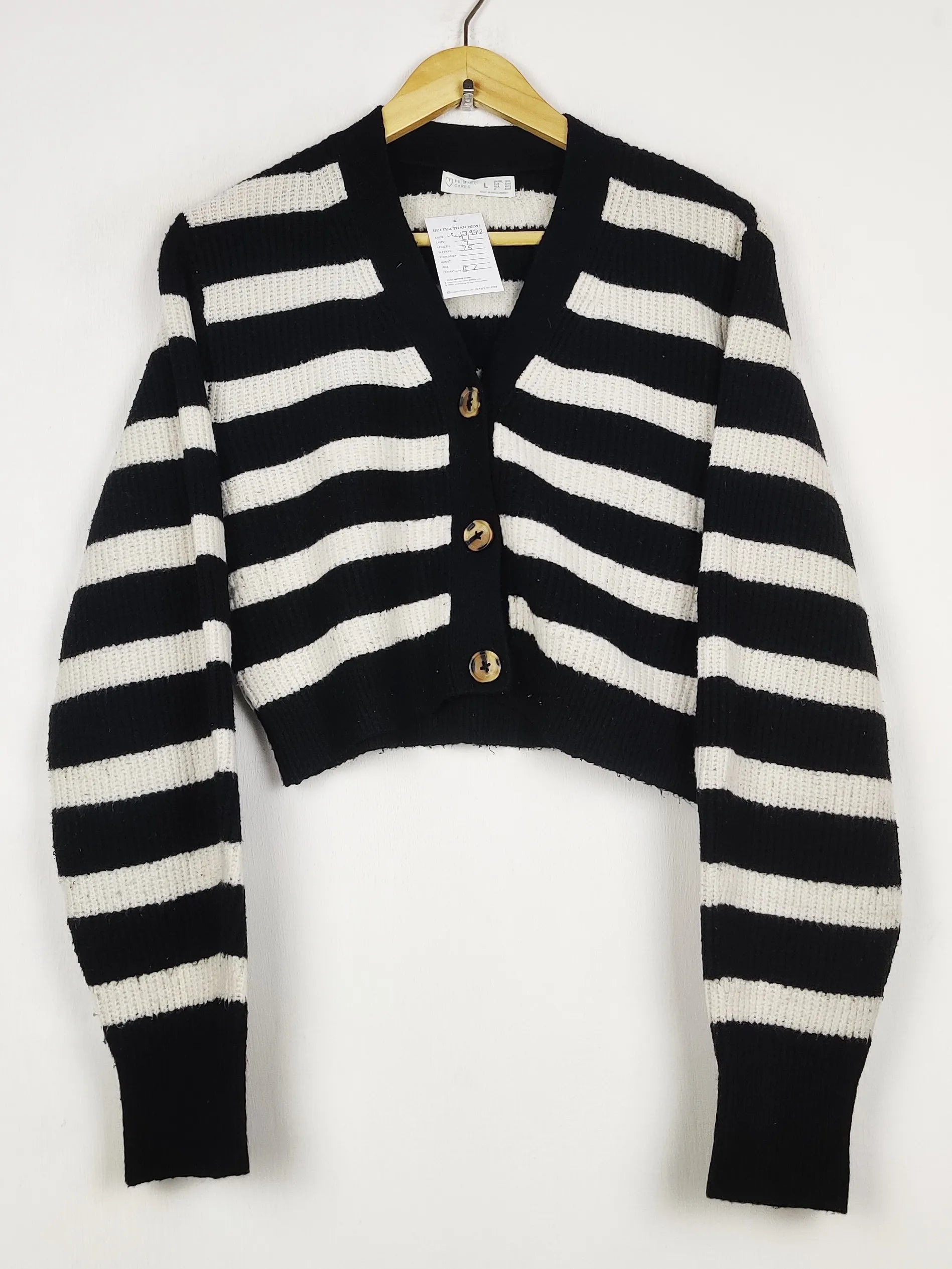 Buy online pre-used pre-loved 100% authentic & Original branded Primark (LS-17972) available in Pakistan. Top international brands avilable.