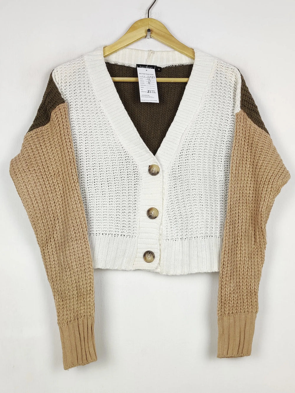 Buy online pre-used pre-loved 100% authentic & Original branded Boohoo (LS-17974) available in Pakistan. Top international brands avilable.