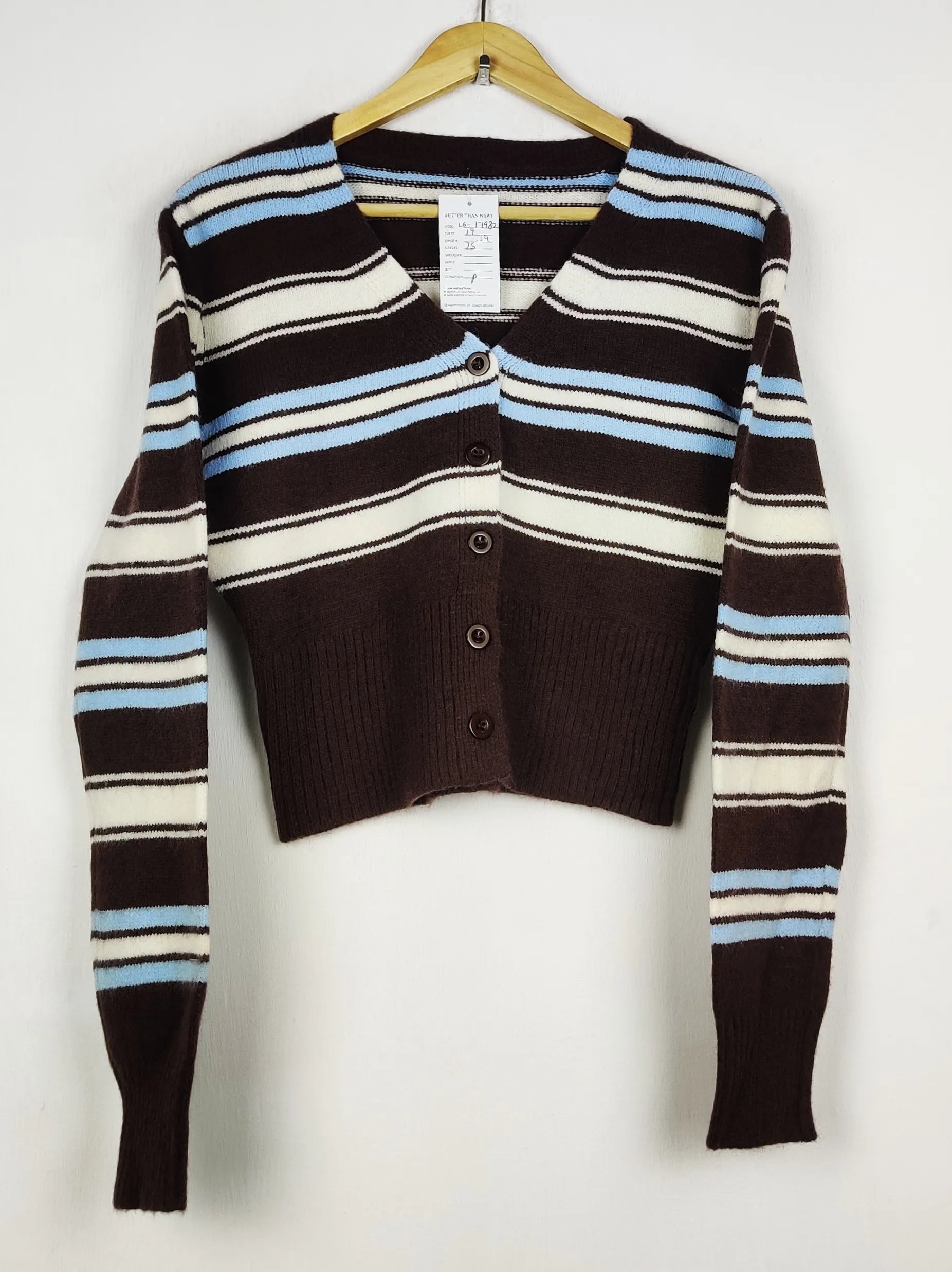 Buy online pre-used pre-loved 100% authentic & Original branded Unknown Brand (LS-17982) available in Pakistan. Top international brands avilable.