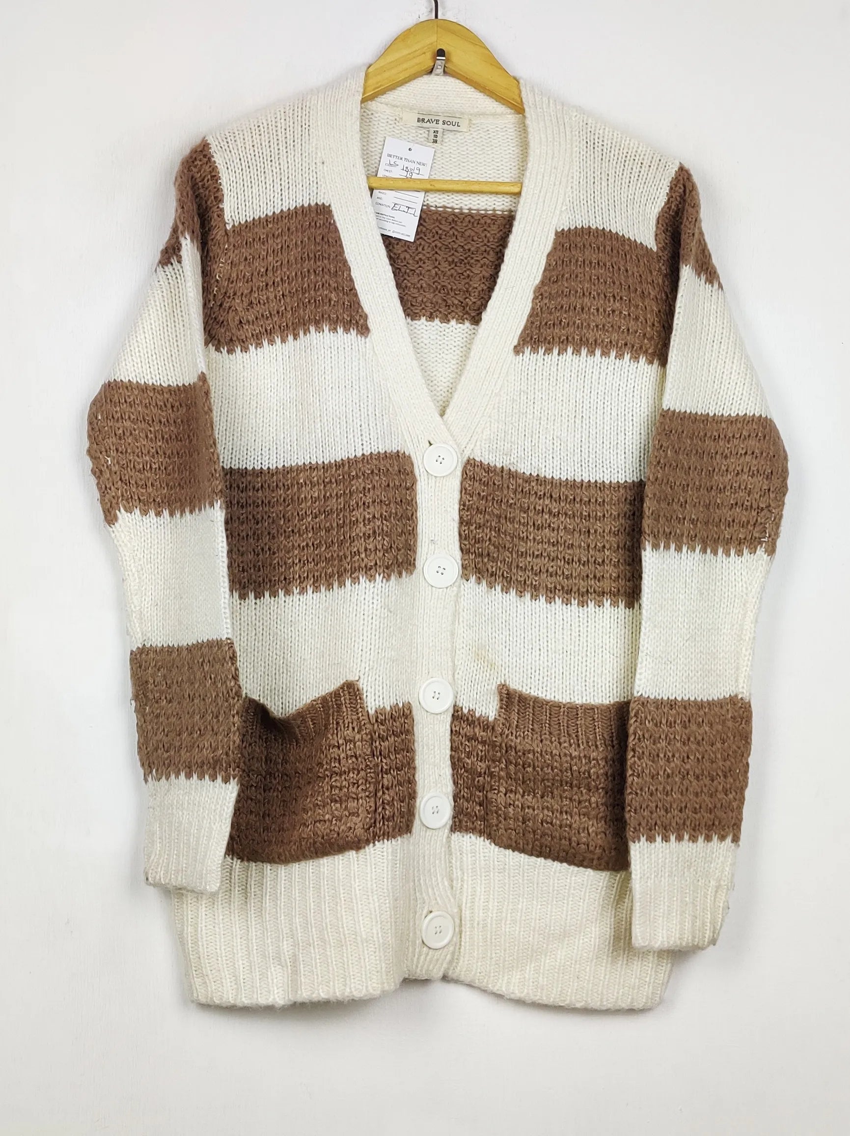 Buy online pre-used pre-loved 100% authentic & Original branded Brave Soul (LS-18019) available in Pakistan. Top international brands avilable.