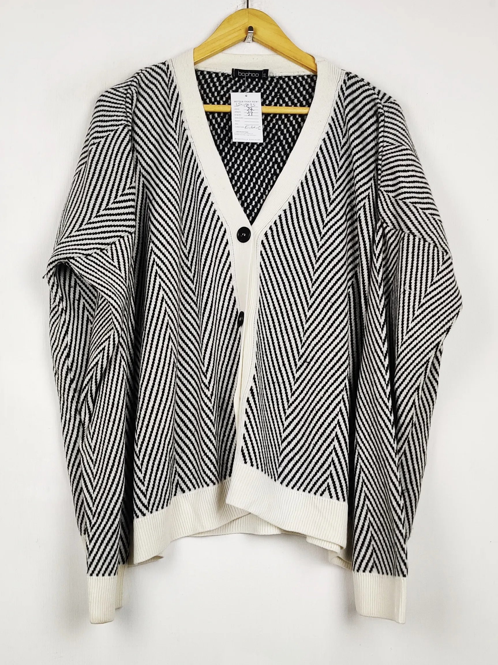 Buy online pre-used pre-loved 100% authentic & Original branded Boohoo (LS-18025) available in Pakistan. Top international brands avilable.