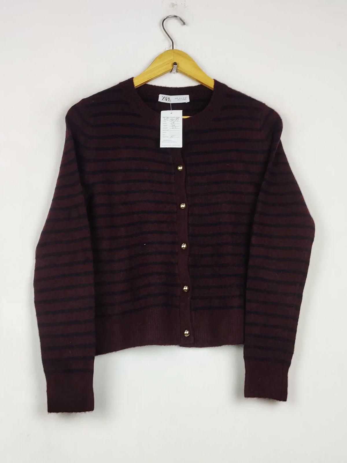 Buy online pre-used pre-loved 100% authentic & Original branded Zara (LS-18027) available in Pakistan. Top international brands avilable.