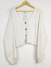 Buy online pre-used pre-loved 100% authentic & Original branded Hollister (LS-18033) available in Pakistan. Top international brands avilable.