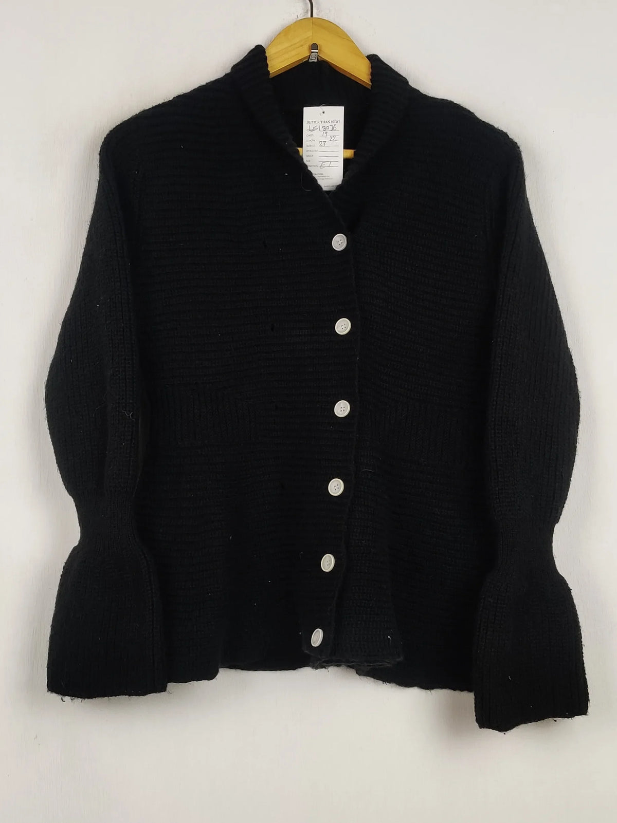 Buy online pre-used pre-loved 100% authentic & Original branded Unknown Brand (LS-18036) available in Pakistan. Top international brands avilable.