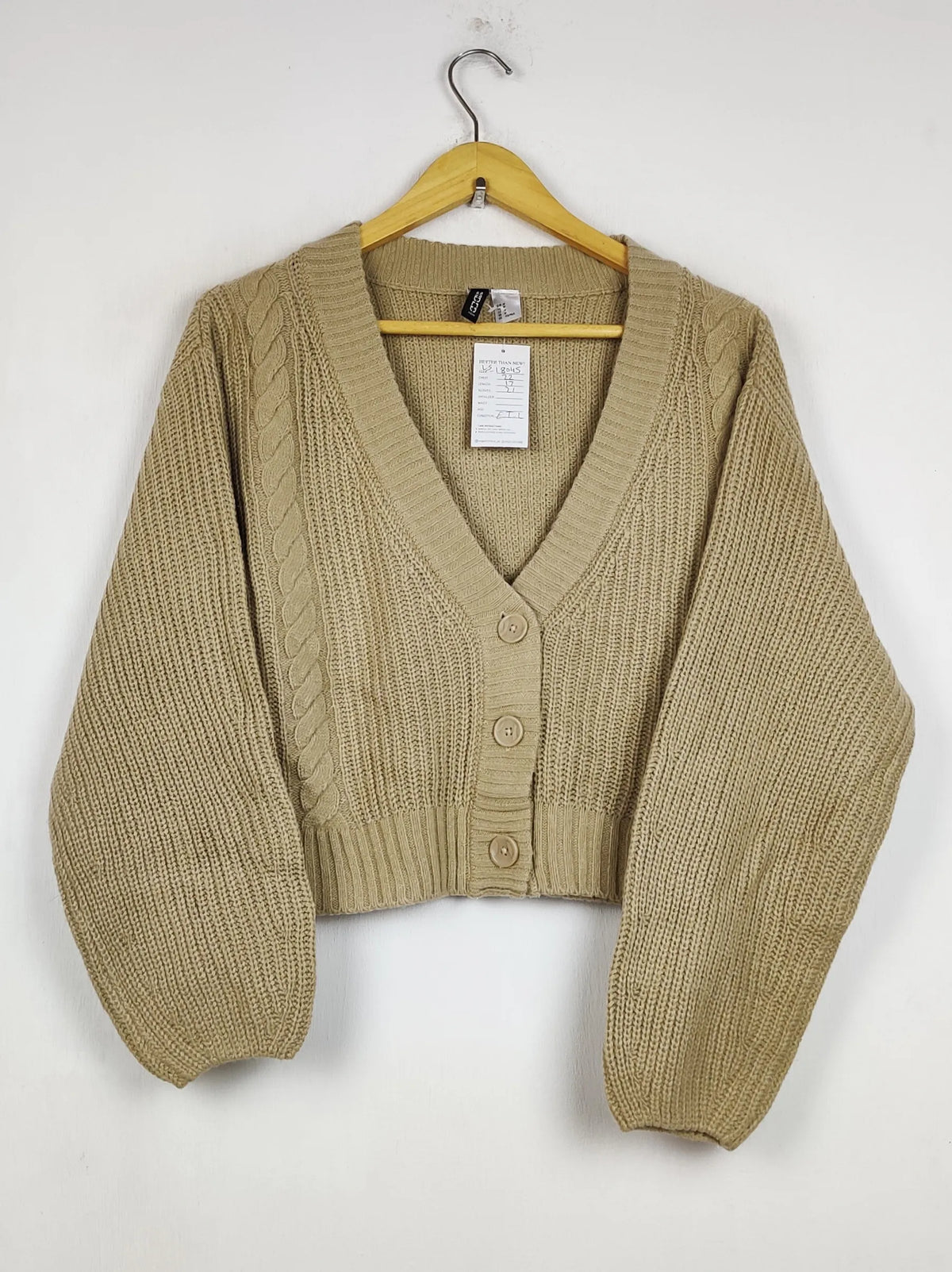 Buy online pre-used pre-loved 100% authentic & Original branded H&M (LS-18045) available in Pakistan. Top international brands avilable.