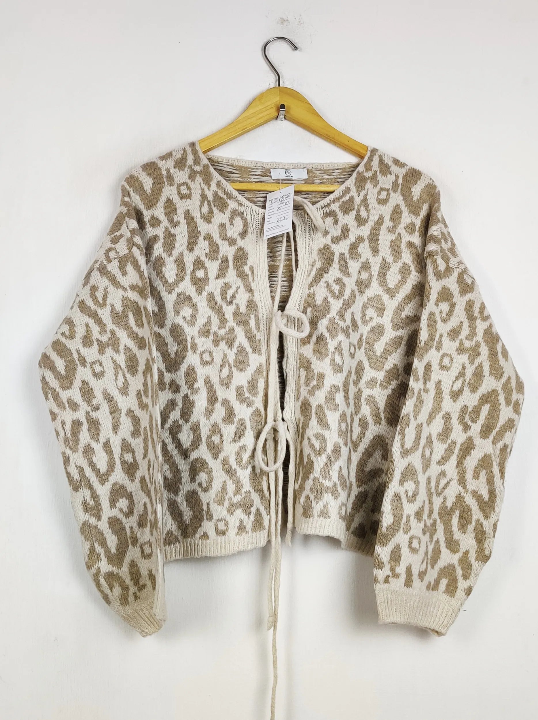 Buy online pre-used pre-loved 100% authentic & Original branded Katchme (LS-18055) available in Pakistan. Top international brands avilable.