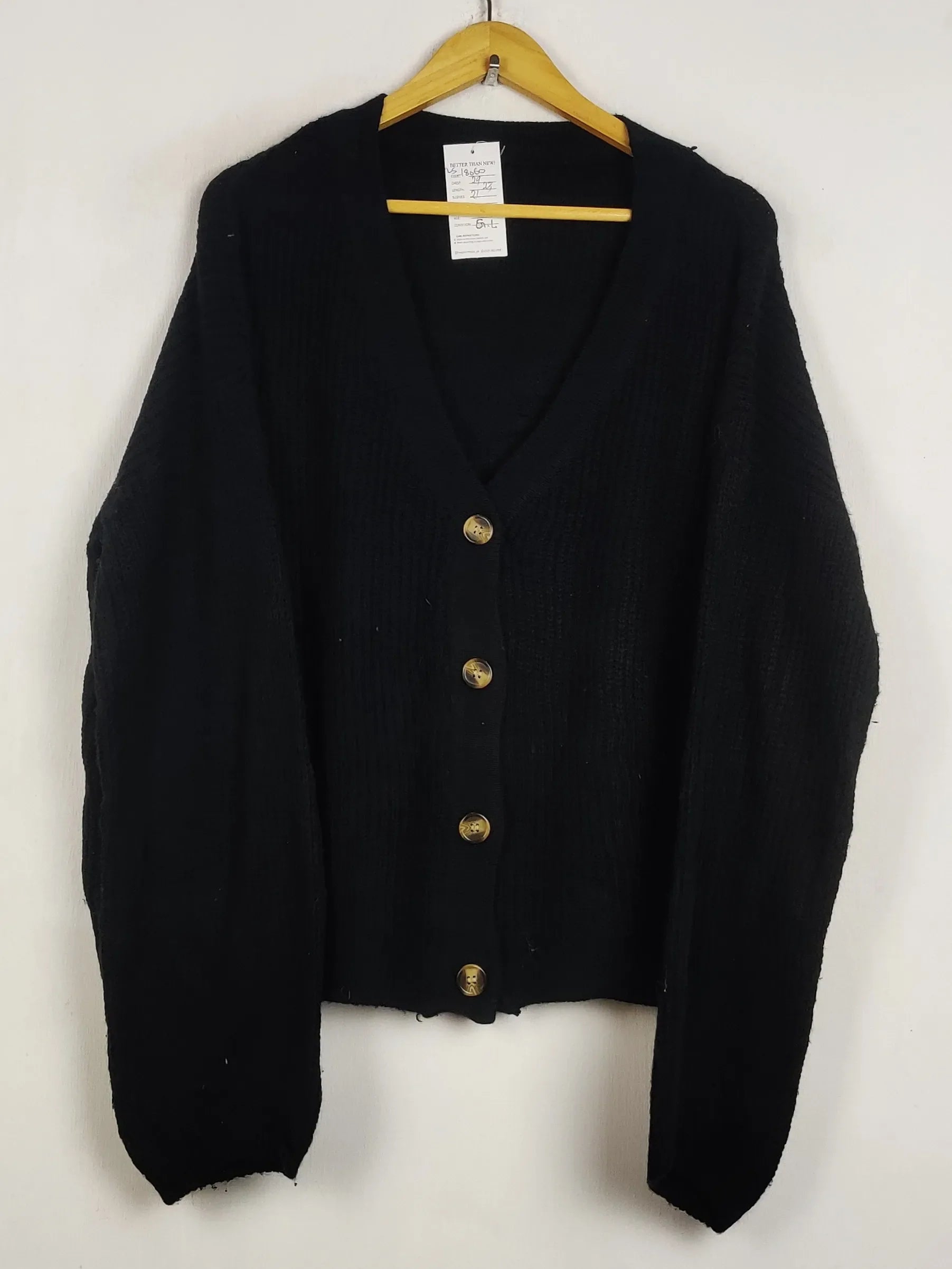 Buy online pre-used pre-loved 100% authentic & Original branded Unknown Brand (LS-18060) available in Pakistan. Top international brands avilable.