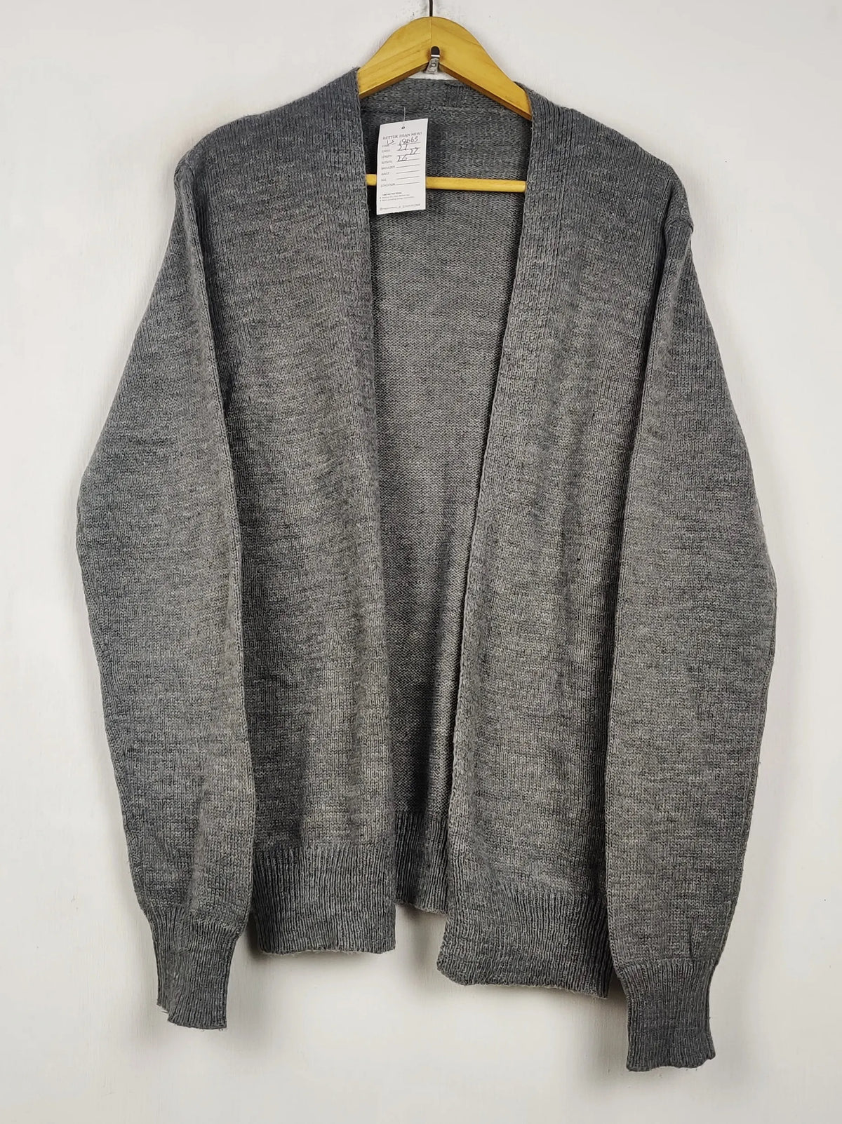 Buy online pre-used pre-loved 100% authentic & Original branded Unknown Brand (LS-18063) available in Pakistan. Top international brands avilable.