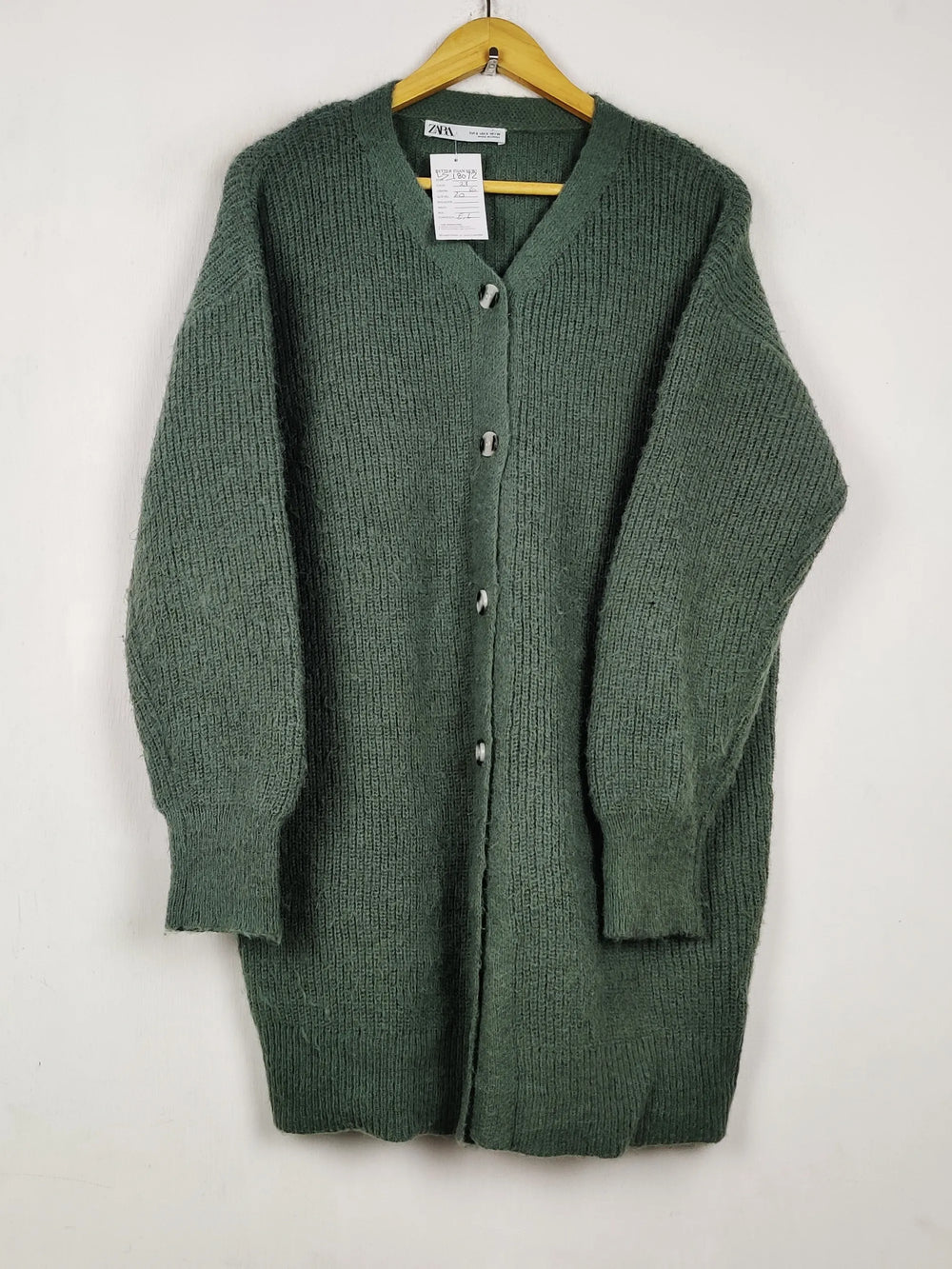 Buy online pre-used pre-loved 100% authentic & Original branded Primark (LS-18072) available in Pakistan. Top international brands avilable.