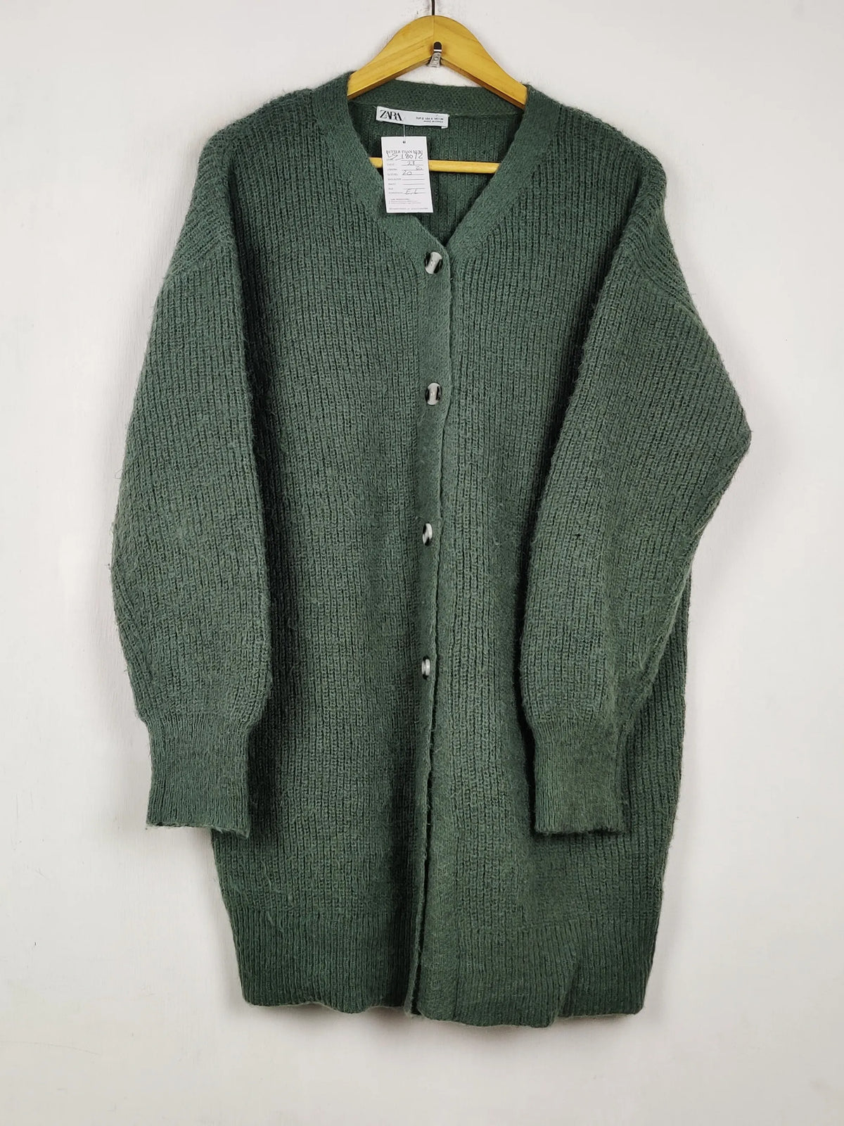Buy online pre-used pre-loved 100% authentic & Original branded Primark (LS-18072) available in Pakistan. Top international brands avilable.