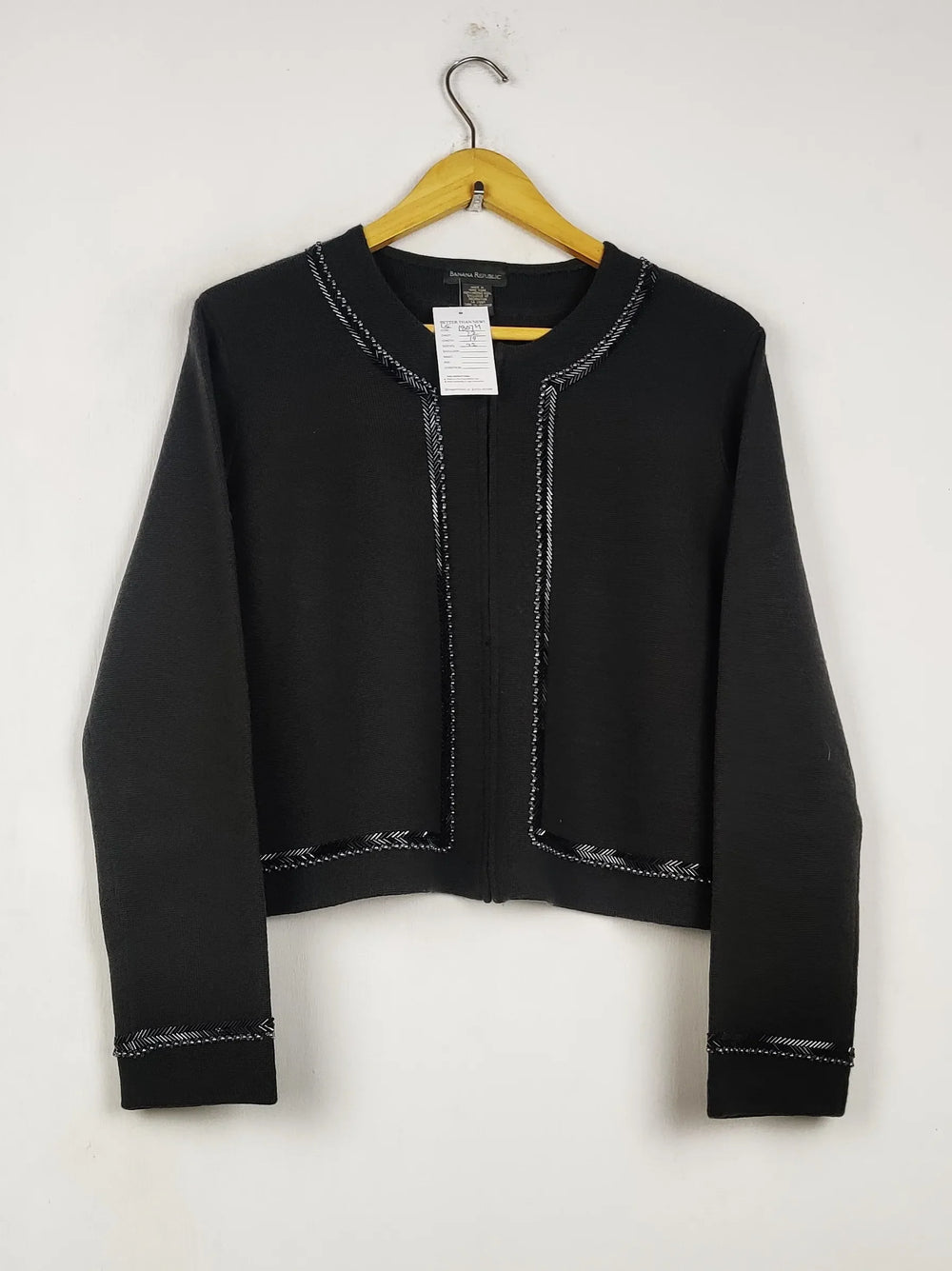Buy online pre-used pre-loved 100% authentic & Original branded Banana Republic (LS-18074) available in Pakistan. Top international brands avilable.
