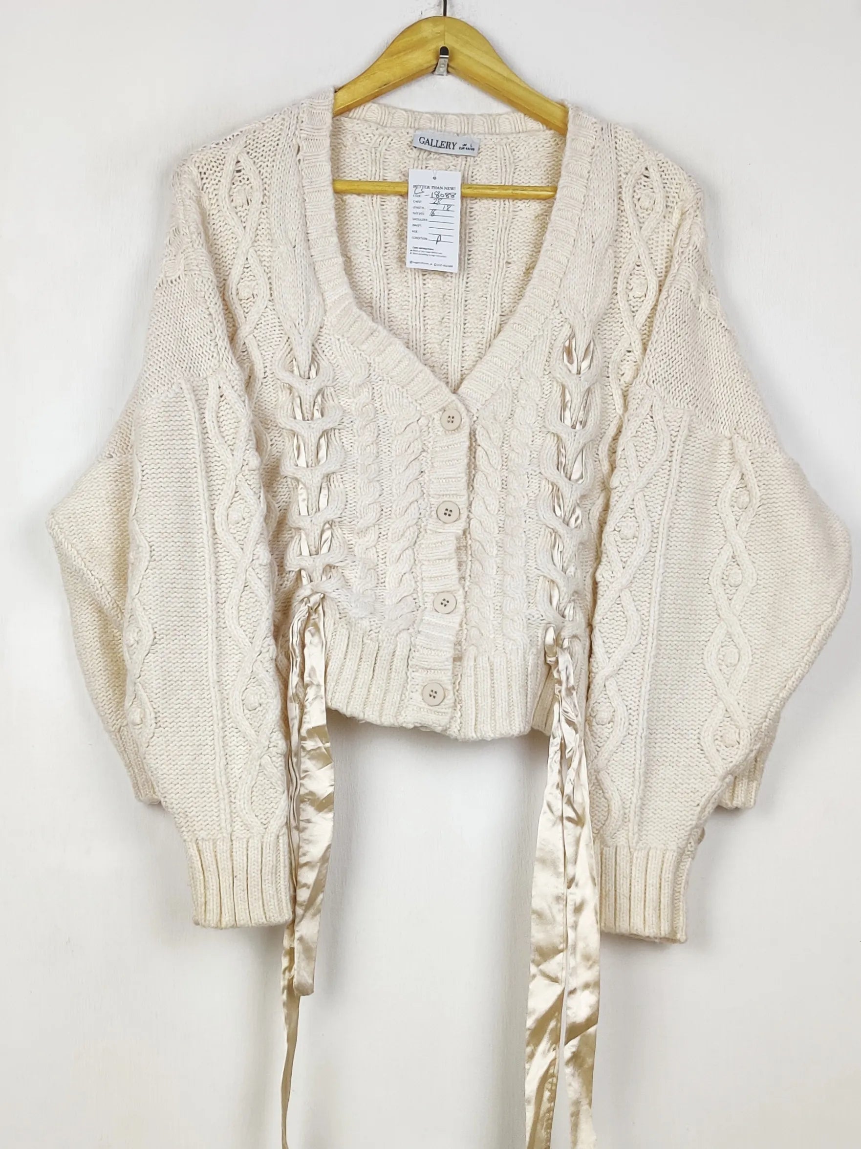 Buy online pre-used pre-loved 100% authentic & Original branded Gallery (LS-18088) available in Pakistan. Top international brands avilable.