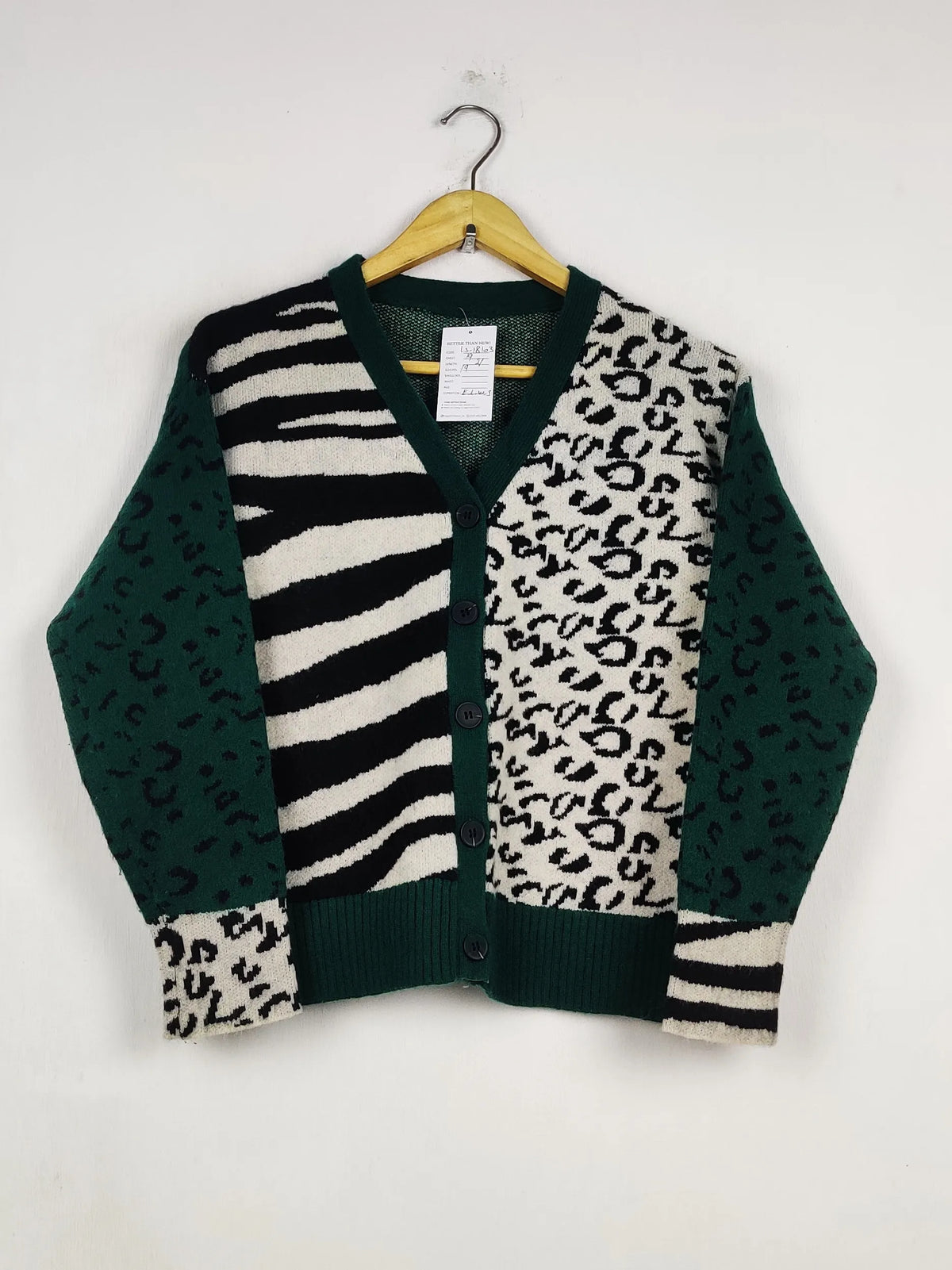 Buy online pre-used pre-loved 100% authentic & Original branded Unknown Brand (LS-18103) available in Pakistan. Top international brands avilable.