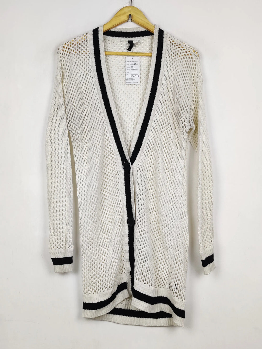 Buy online pre-used pre-loved 100% authentic & Original branded H&M (LS-18109) available in Pakistan. Top international brands avilable.