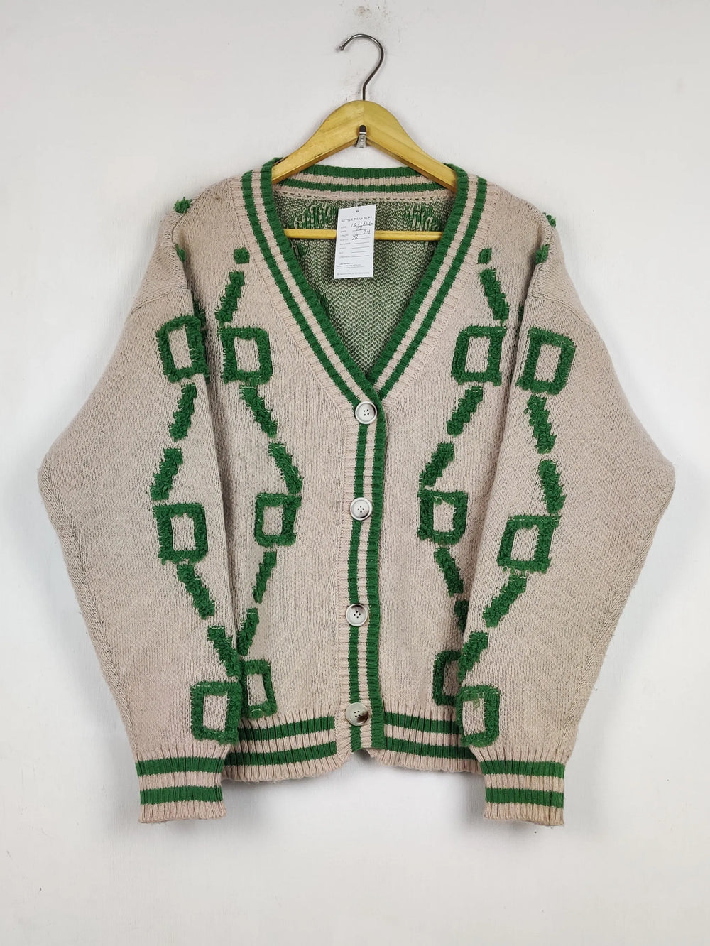 Buy online pre-used pre-loved 100% authentic & Original branded Unknown Brand (LS-18116) available in Pakistan. Top international brands avilable.