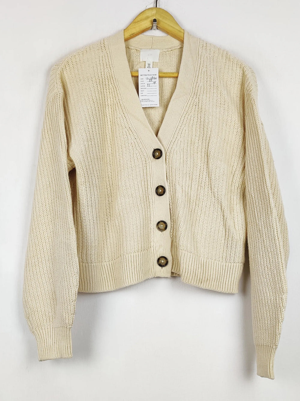 Buy online pre-used pre-loved 100% authentic & Original branded H&M (LS-18121) available in Pakistan. Top international brands avilable.
