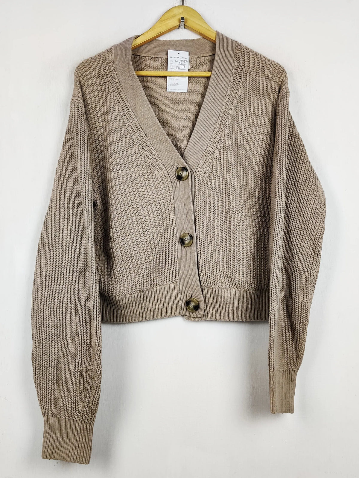 Buy online pre-used pre-loved 100% authentic & Original branded H&M (LS-18122) available in Pakistan. Top international brands avilable.