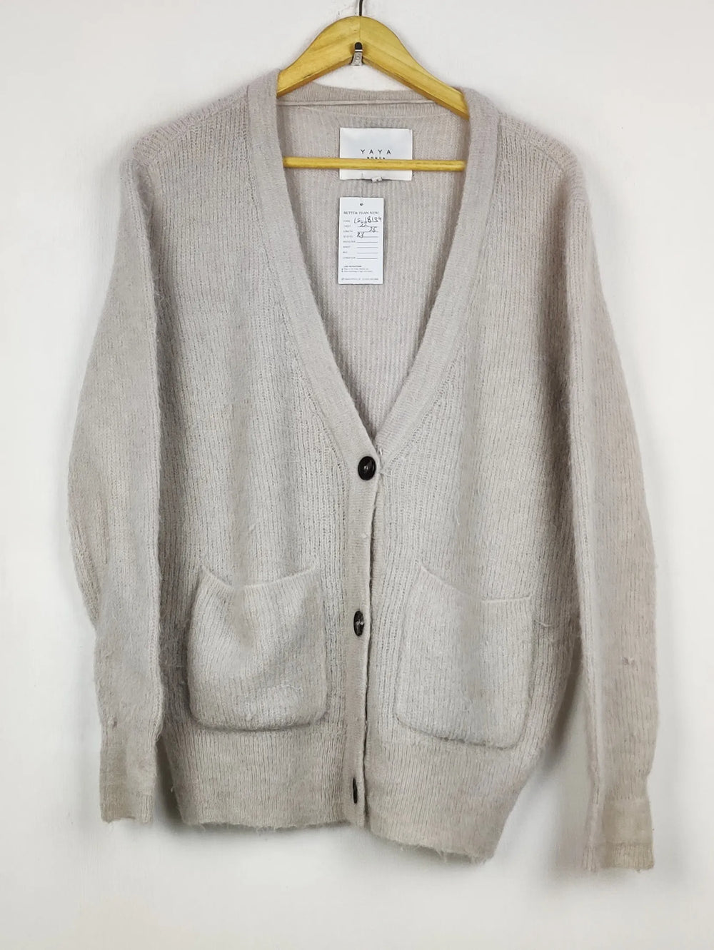 Buy online pre-used pre-loved 100% authentic & Original branded Yaya Women (LS-18134) available in Pakistan. Top international brands avilable.