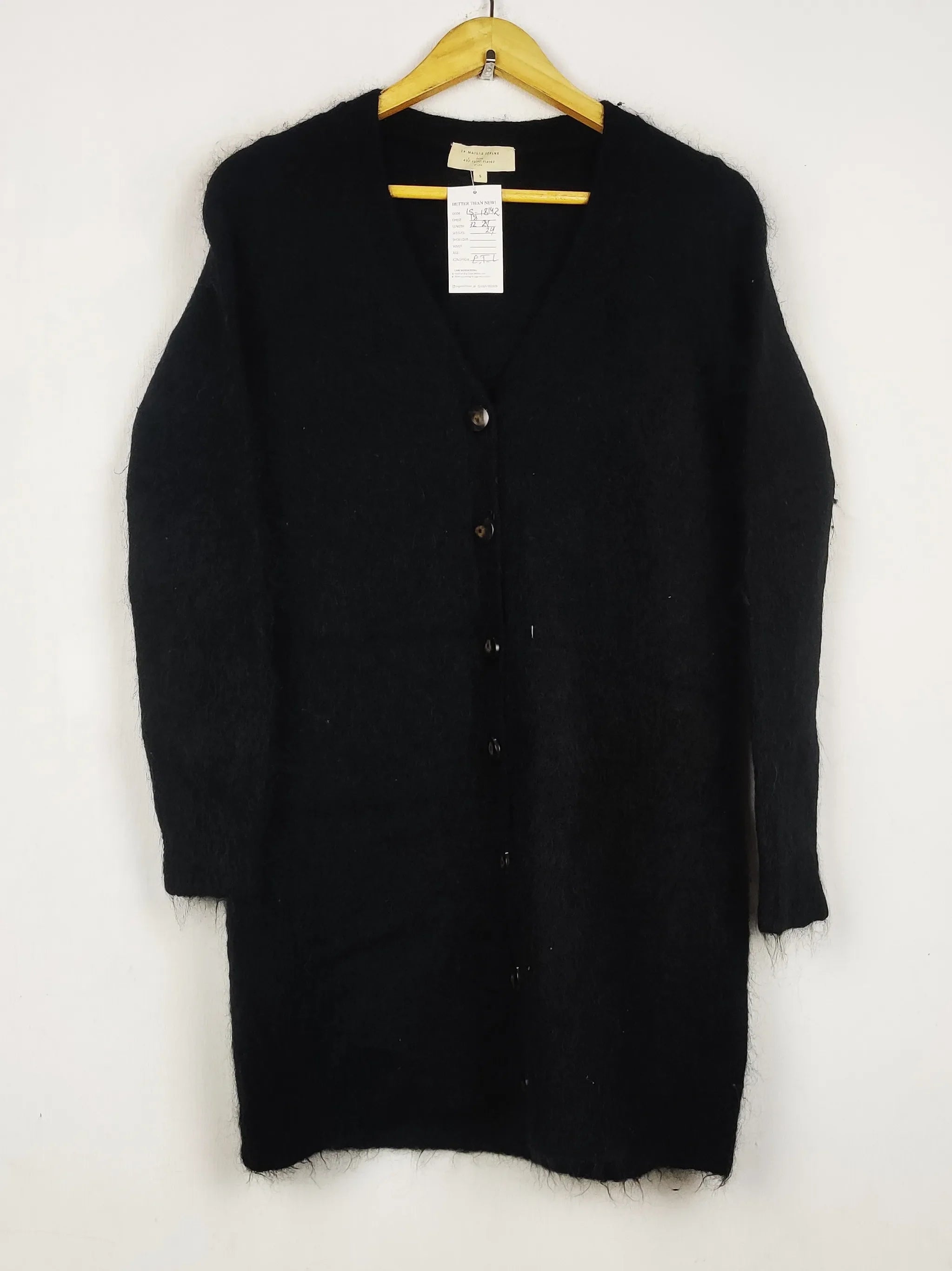 Buy online pre-used pre-loved 100% authentic & Original branded Paris (LS-18142) available in Pakistan. Top international brands avilable.