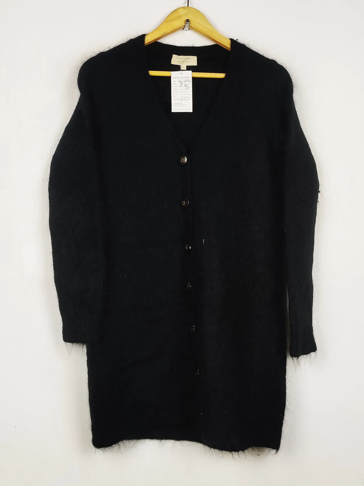 Buy online pre-used pre-loved 100% authentic & Original branded Paris (LS-18142) available in Pakistan. Top international brands avilable.