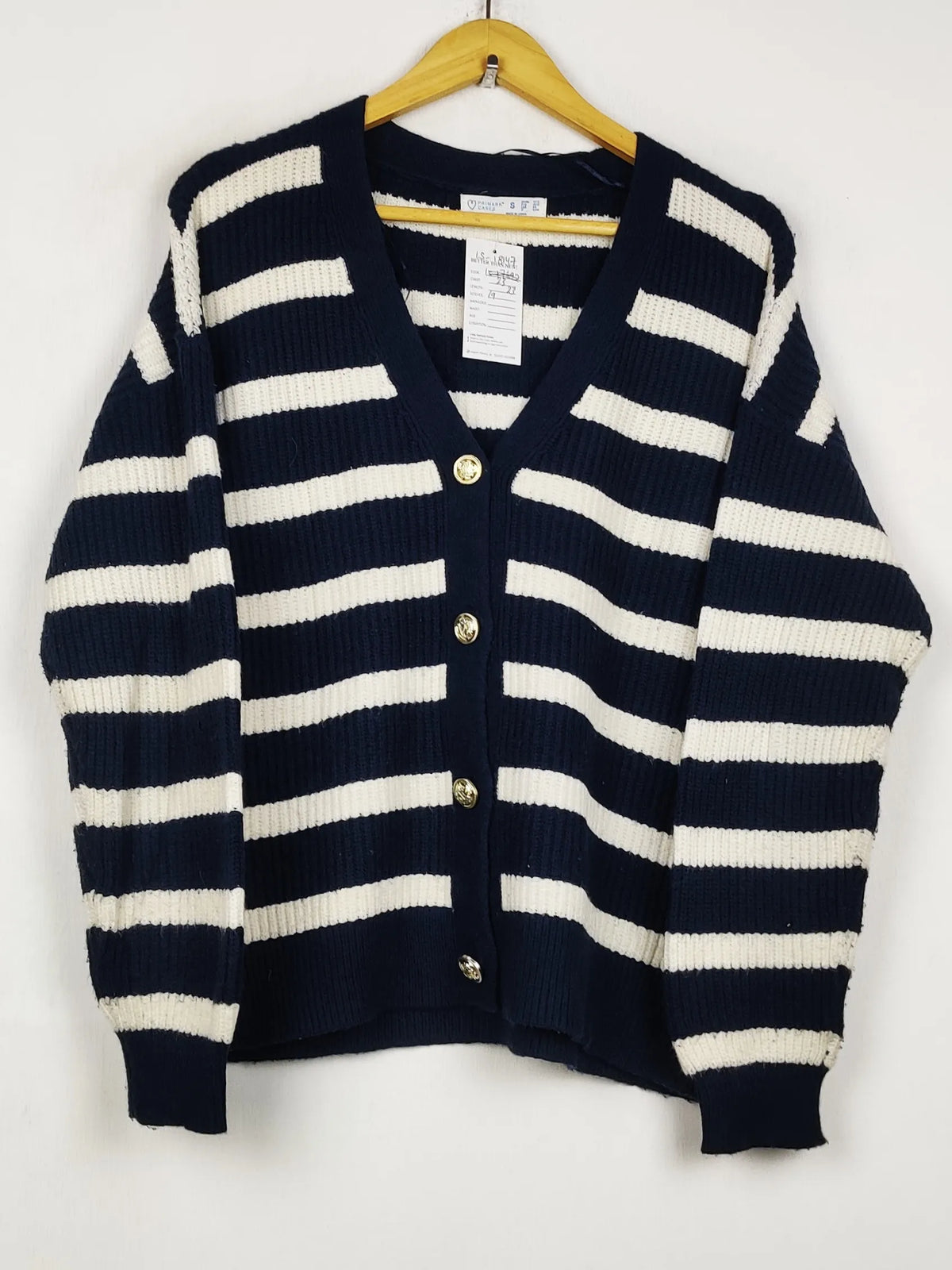 Buy online pre-used pre-loved 100% authentic & Original branded Primark (LS-18147) available in Pakistan. Top international brands avilable.
