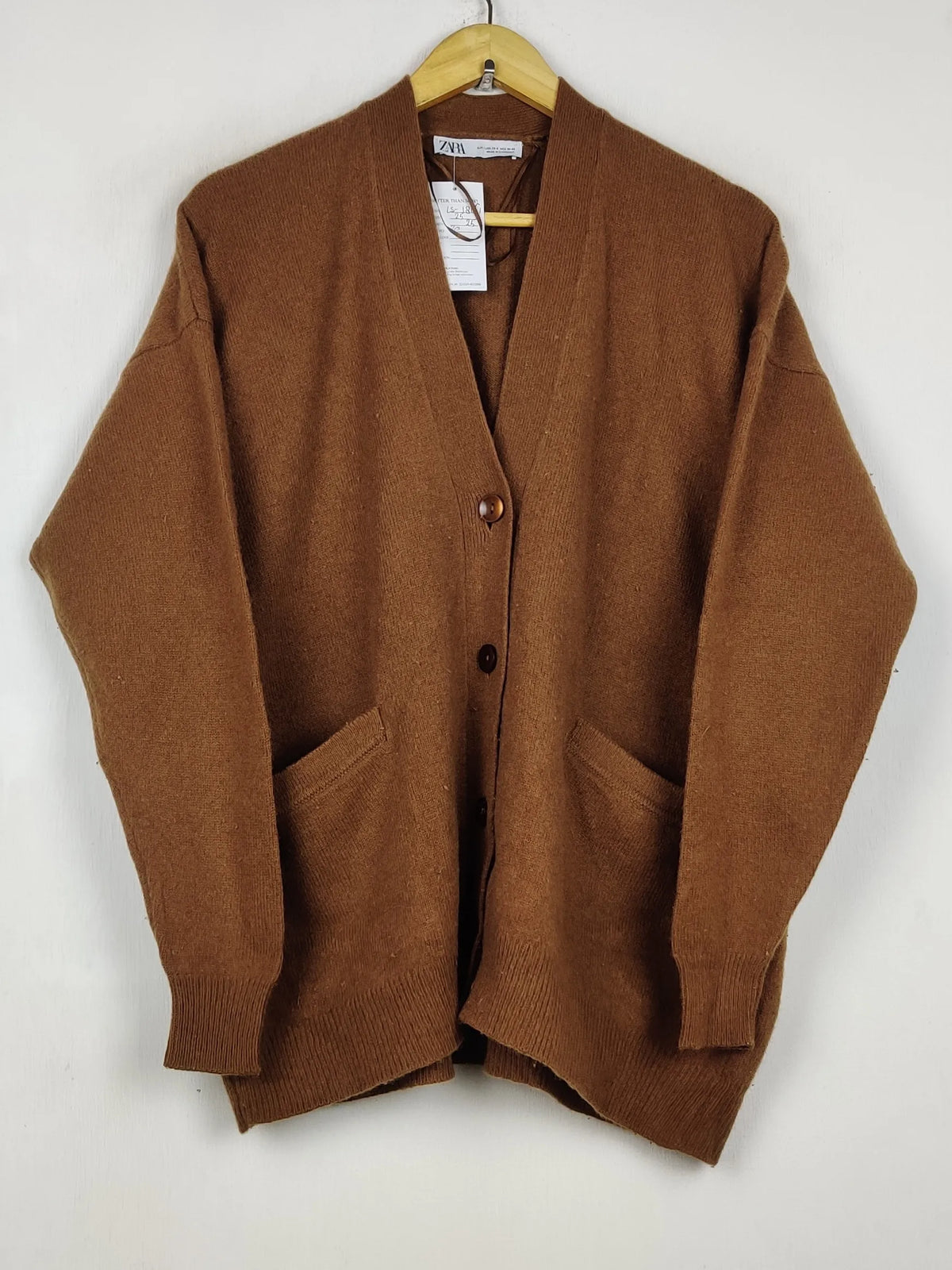 Buy online pre-used pre-loved 100% authentic & Original branded Zara (LS-18151) available in Pakistan. Top international brands avilable.