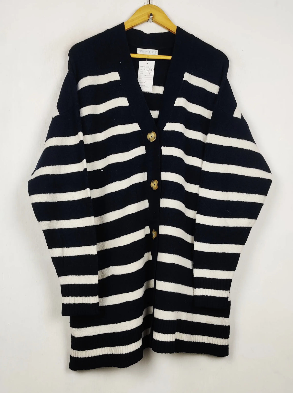 Buy online pre-used pre-loved 100% authentic & Original branded Primark (LS-18154) available in Pakistan. Top international brands avilable.