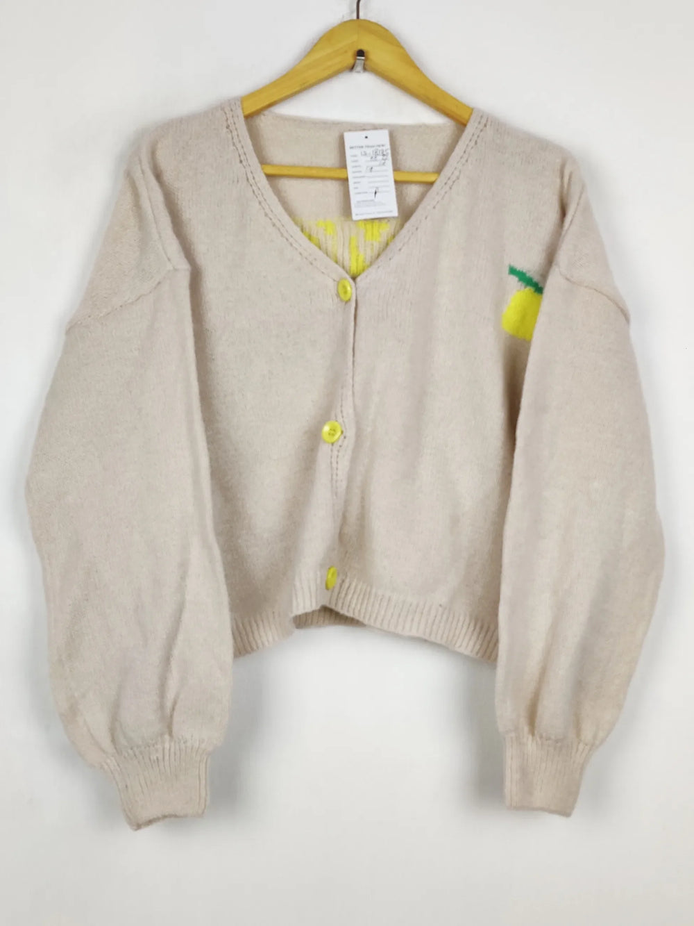 Buy online pre-used pre-loved 100% authentic & Original branded Unknown Brand (LS-18185) available in Pakistan. Top international brands avilable.