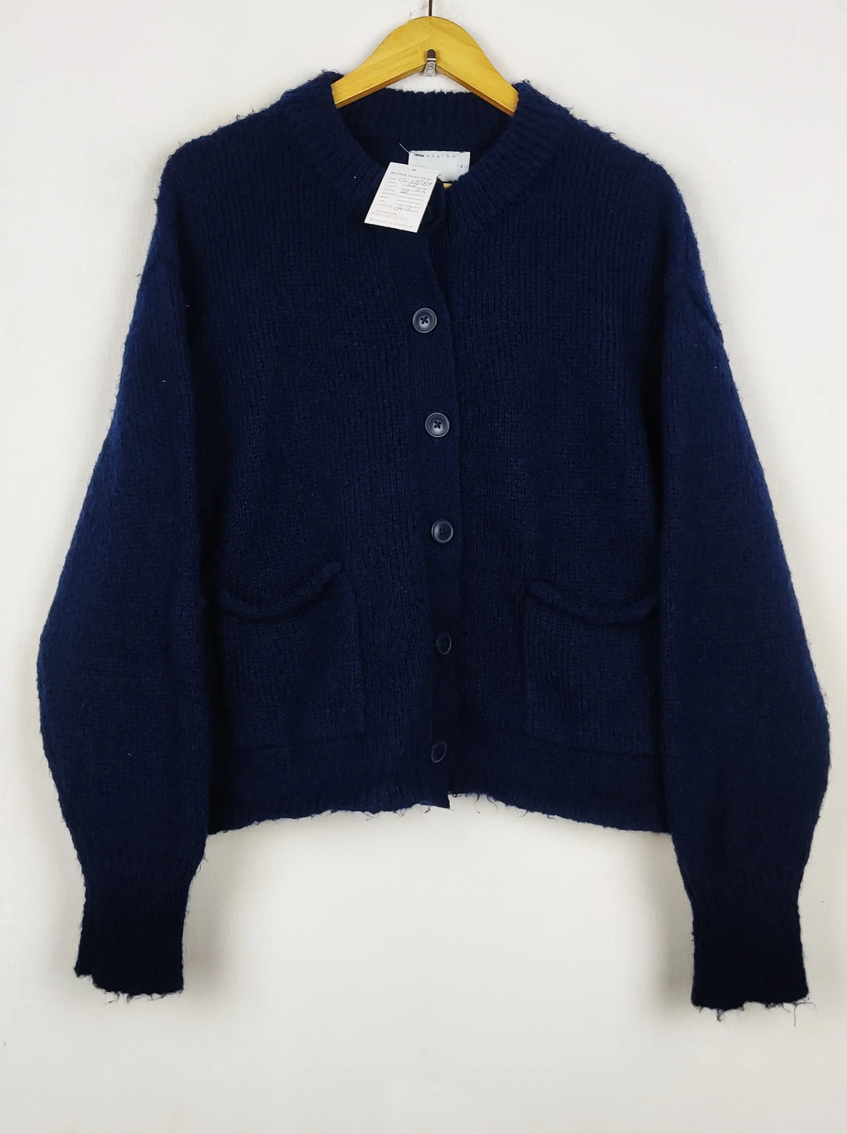 Buy online pre-used pre-loved 100% authentic & Original branded Asos (LS-18189) available in Pakistan. Top international brands avilable.