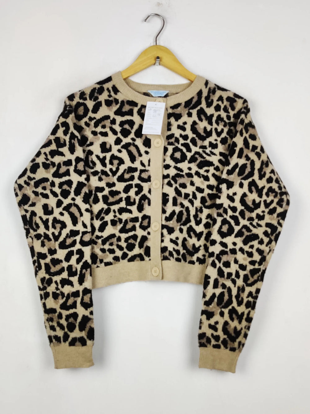 Buy online pre-used pre-loved 100% authentic & Original branded Primark (LS-18201) available in Pakistan. Top international brands avilable.