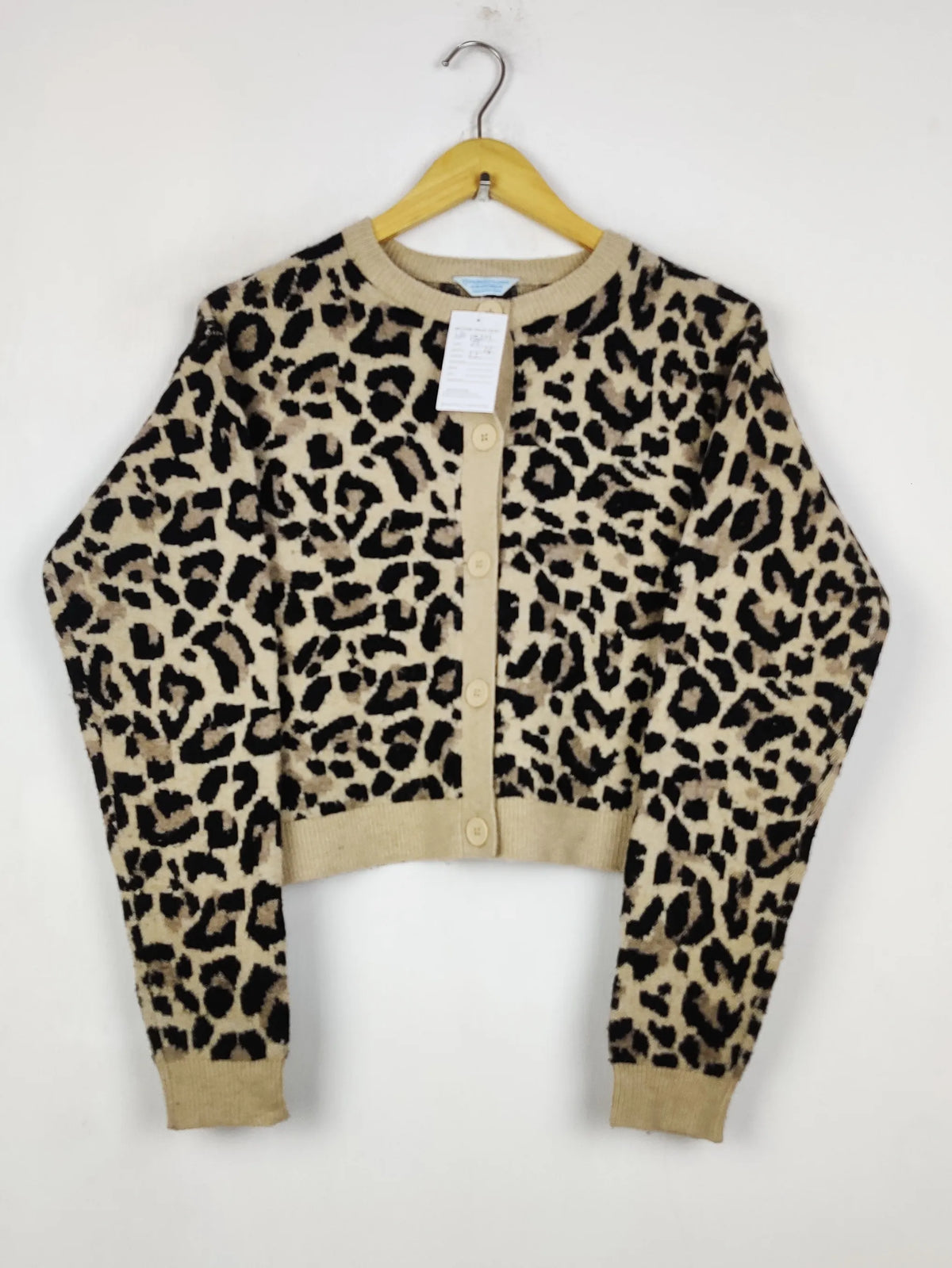 Buy online pre-used pre-loved 100% authentic & Original branded Primark (LS-18201) available in Pakistan. Top international brands avilable.