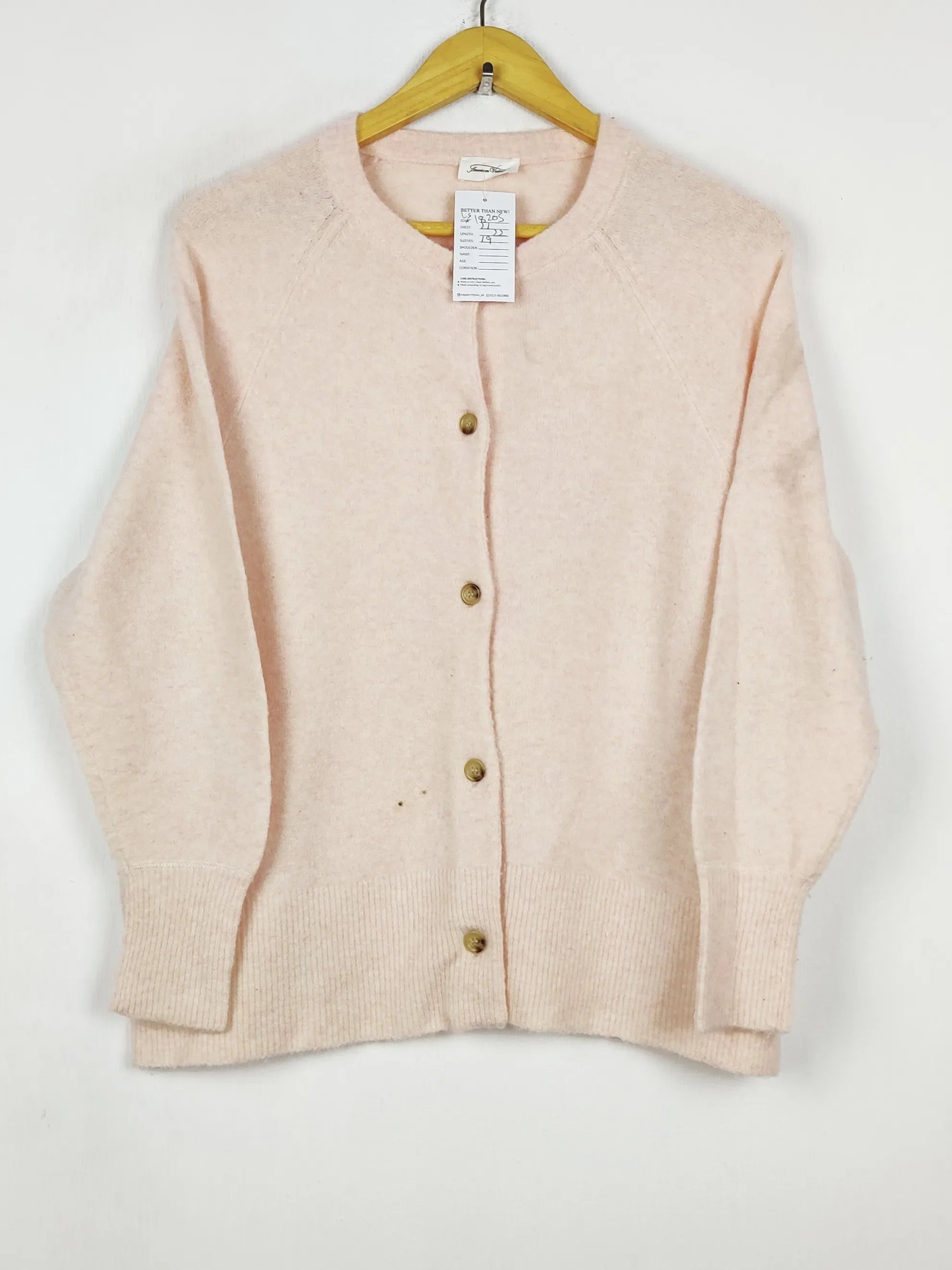 Buy online pre-used pre-loved 100% authentic & Original branded American Vintage (LS-18205) available in Pakistan. Top international brands avilable.