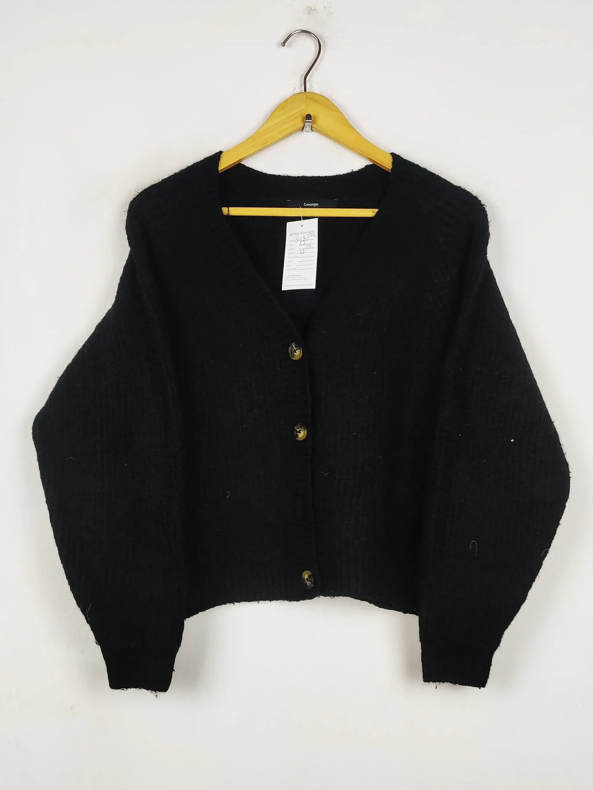 Buy online pre-used pre-loved 100% authentic & Original branded George (LS-18214) available in Pakistan. Top international brands avilable.