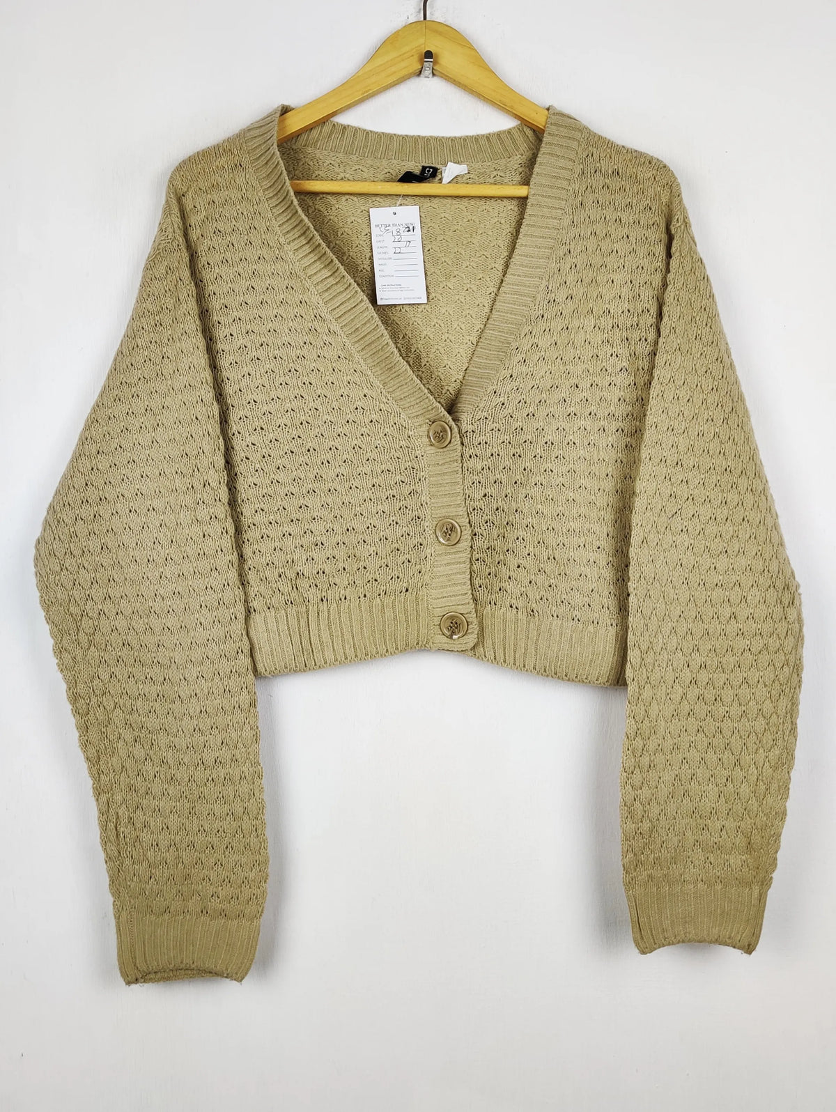 Buy online pre-used pre-loved 100% authentic & Original branded H&M (LS-18221) available in Pakistan. Top international brands avilable.