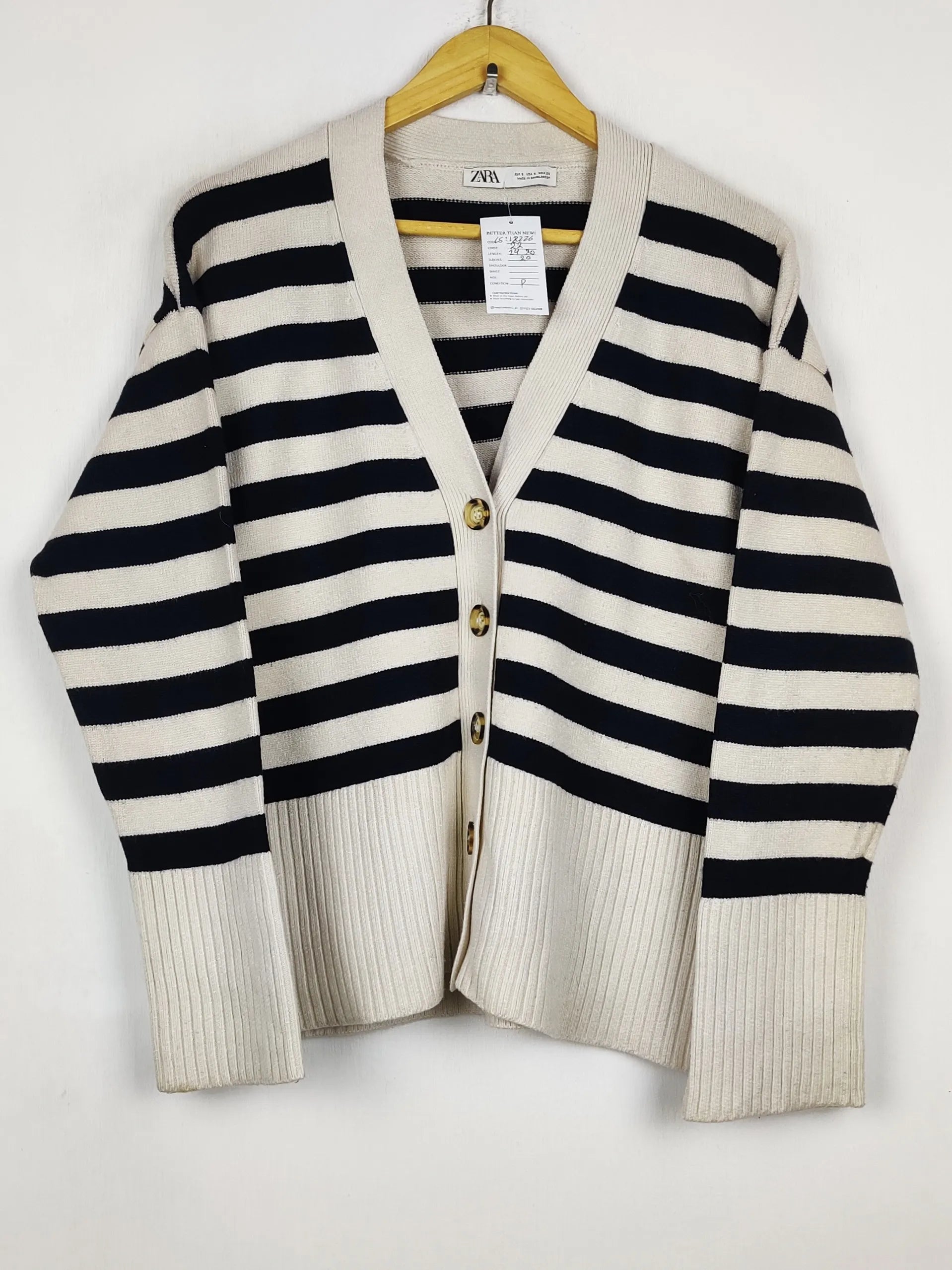 Buy online pre-used pre-loved 100% authentic & Original branded Zara (LS-18226) available in Pakistan. Top international brands avilable.