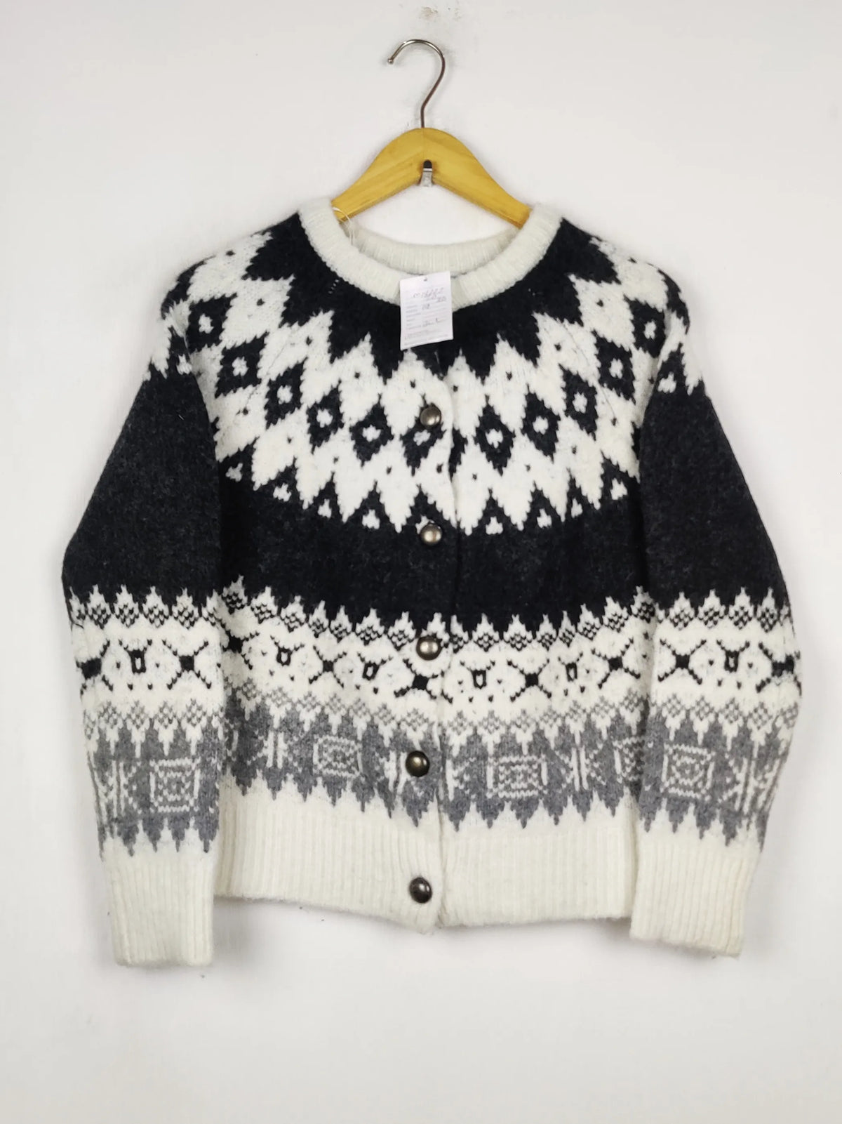 Buy online pre-used pre-loved 100% authentic & Original branded Primark (LS-18227) available in Pakistan. Top international brands avilable.