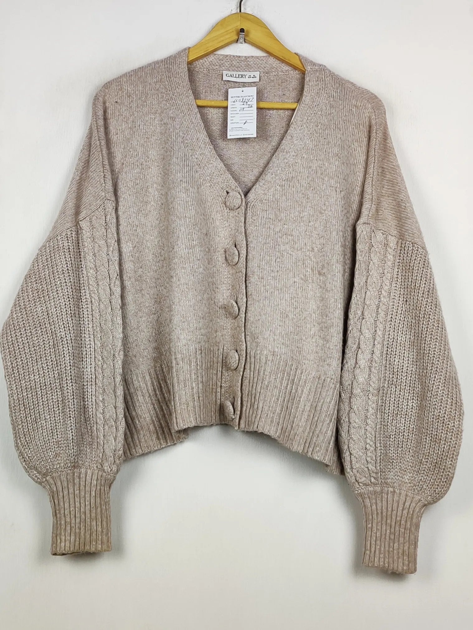 Buy online pre-used pre-loved 100% authentic & Original branded Gallery (LS-18247) available in Pakistan. Top international brands avilable.