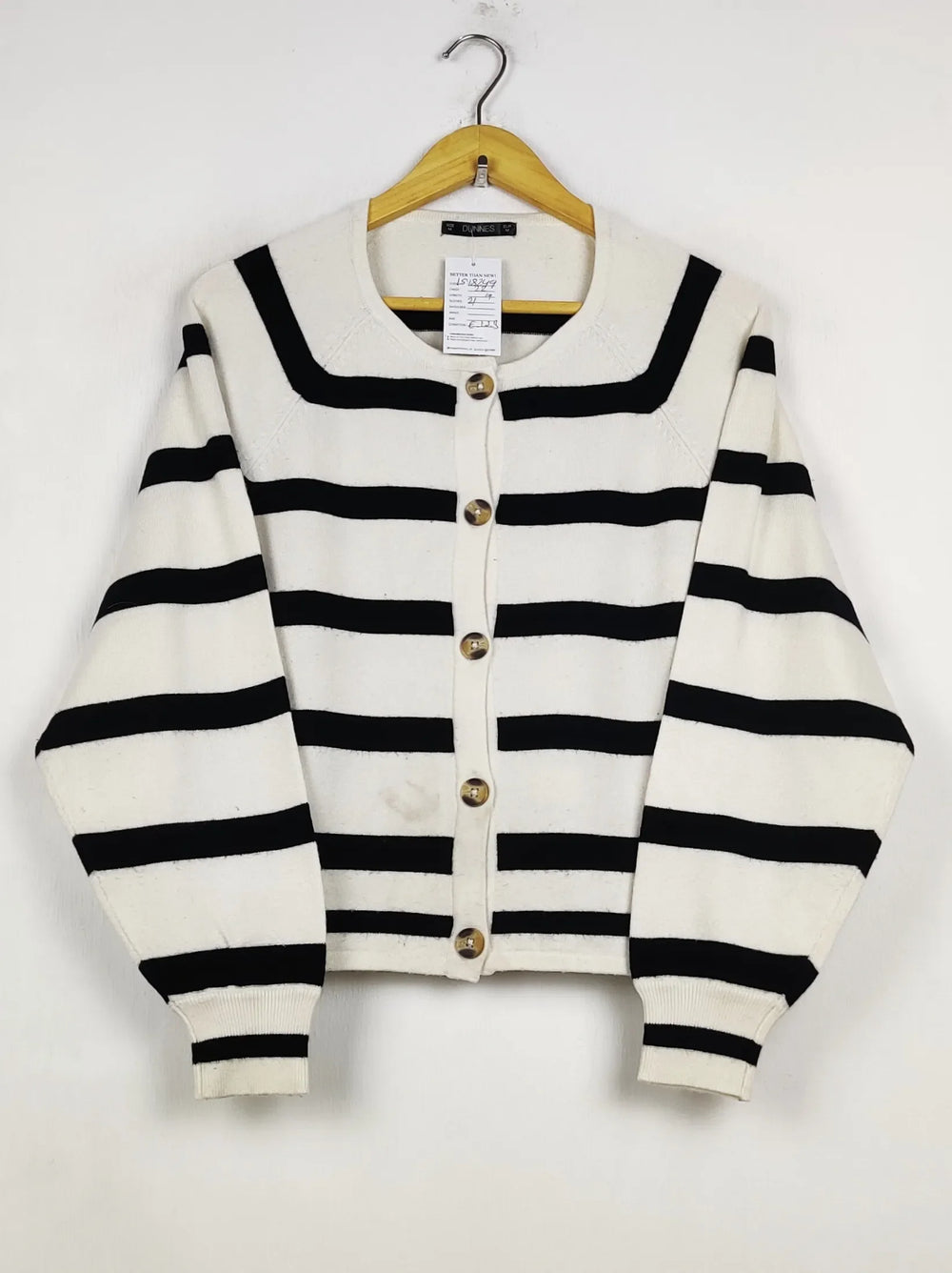 Buy online pre-used pre-loved 100% authentic & Original branded Dunnes Stores (LS-18249) available in Pakistan. Top international brands avilable.