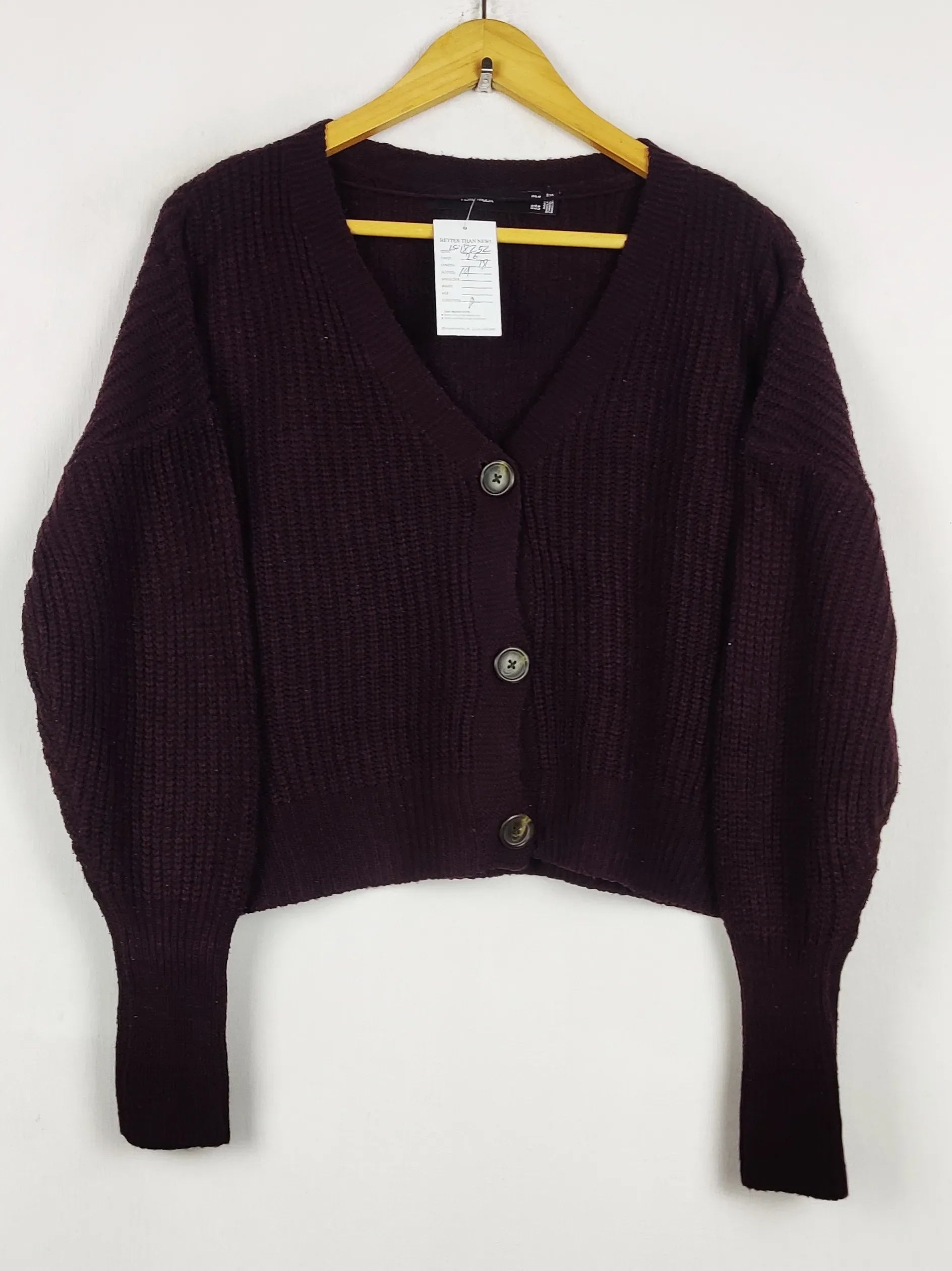 Buy online pre-used pre-loved 100% authentic & Original branded Vero Moda (LS-18252) available in Pakistan. Top international brands avilable.