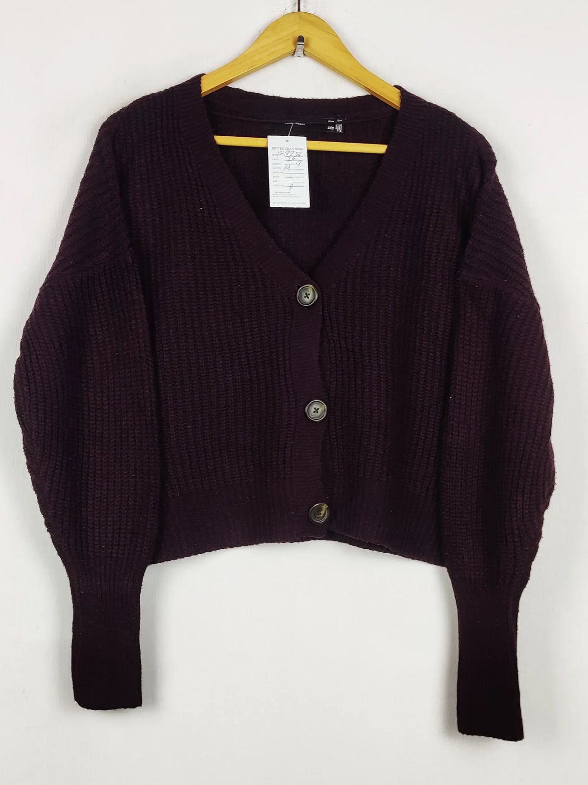 Buy online pre-used pre-loved 100% authentic & Original branded Vero Moda (LS-18252) available in Pakistan. Top international brands avilable.