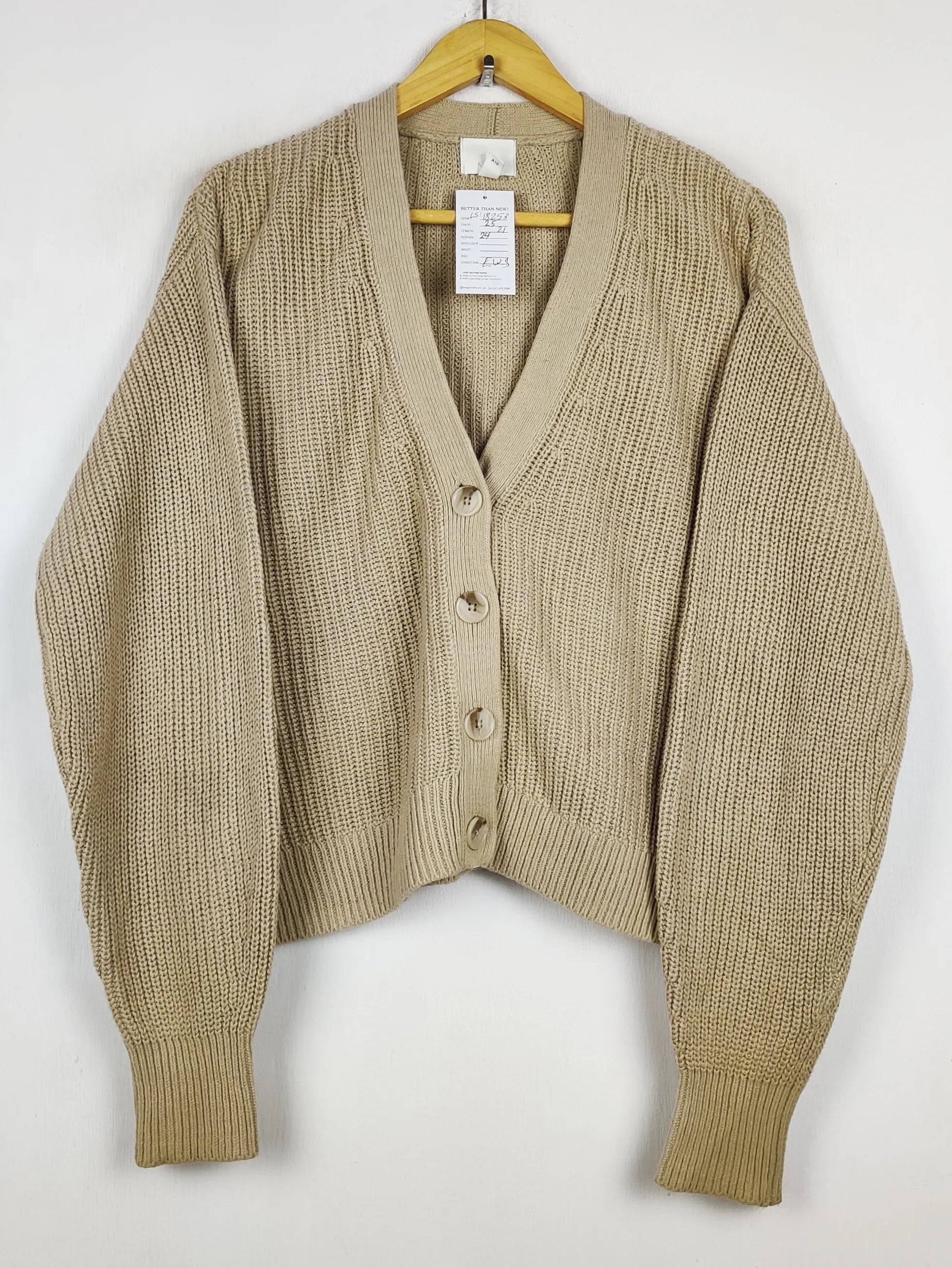 Buy online pre-used pre-loved 100% authentic & Original branded H&M (LS-18253) available in Pakistan. Top international brands avilable.