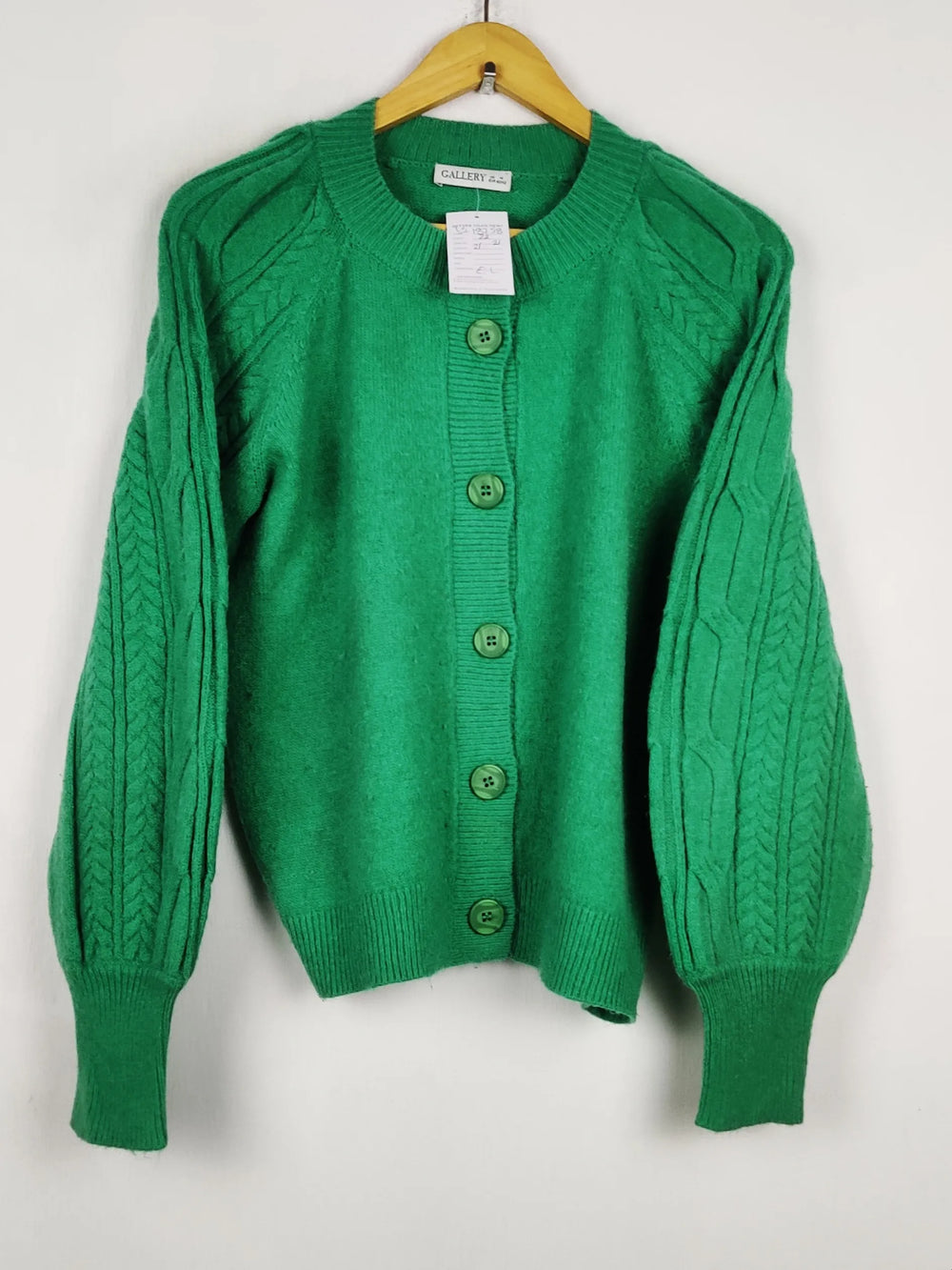Buy online pre-used pre-loved 100% authentic & Original branded Gallery (LS-18258) available in Pakistan. Top international brands avilable.