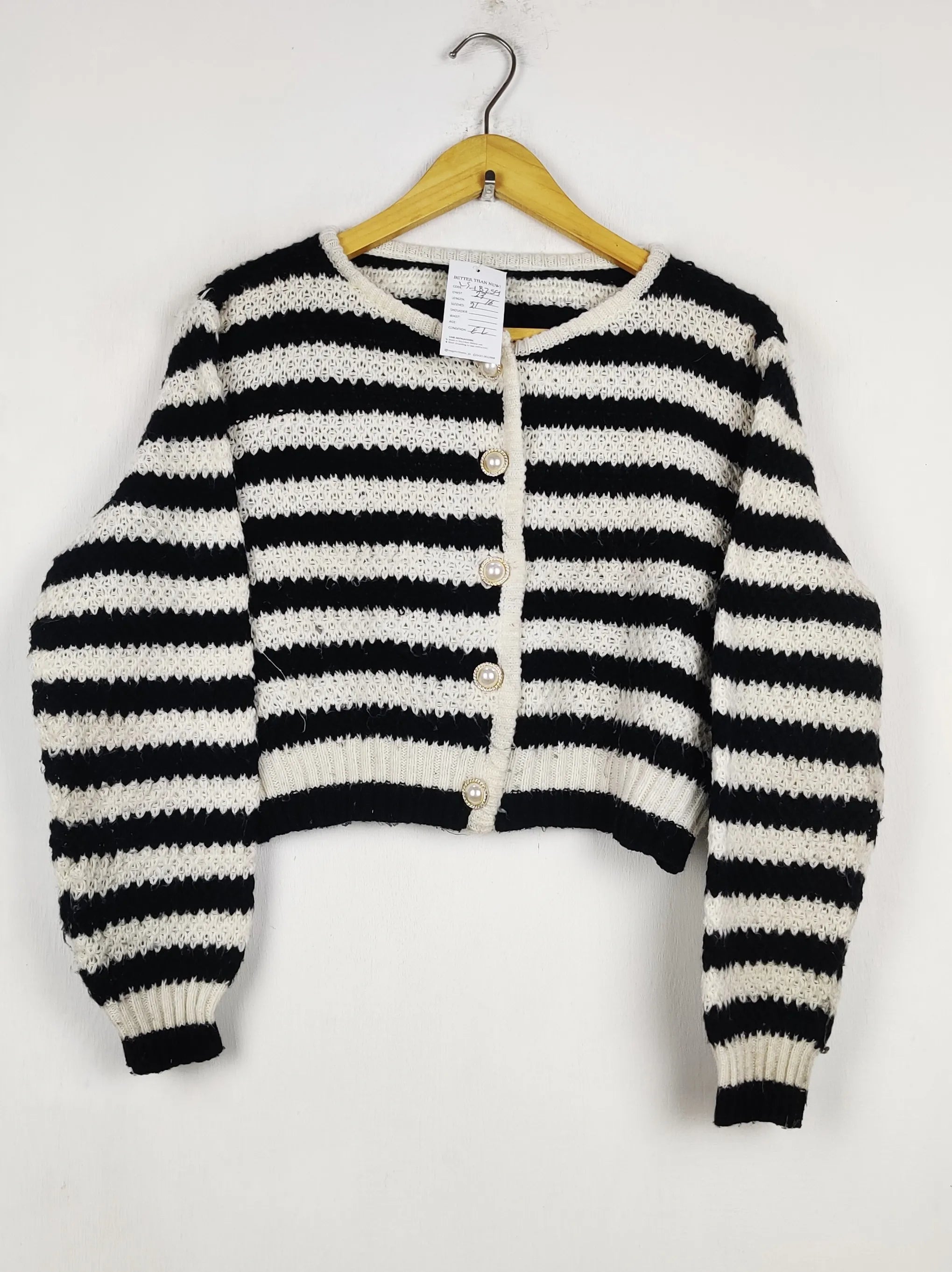 Buy online pre-used pre-loved 100% authentic & Original branded Unknown Brand (LS-18259) available in Pakistan. Top international brands avilable.