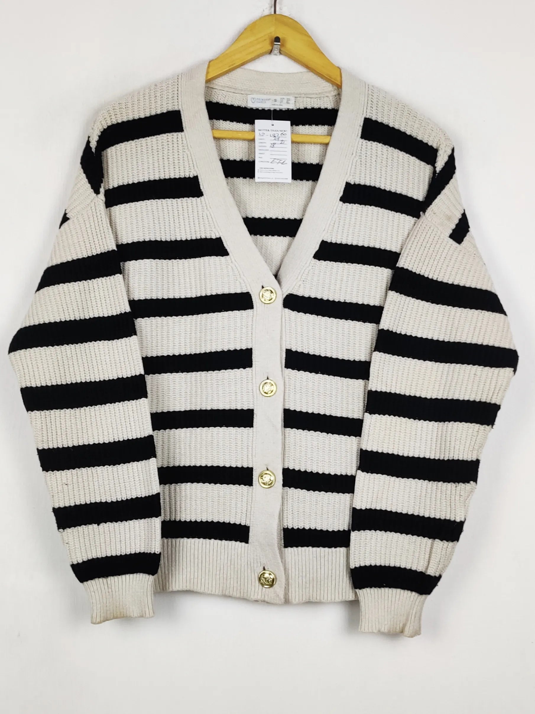 Buy online pre-used pre-loved 100% authentic & Original branded Primark (LS-18260) available in Pakistan. Top international brands avilable.