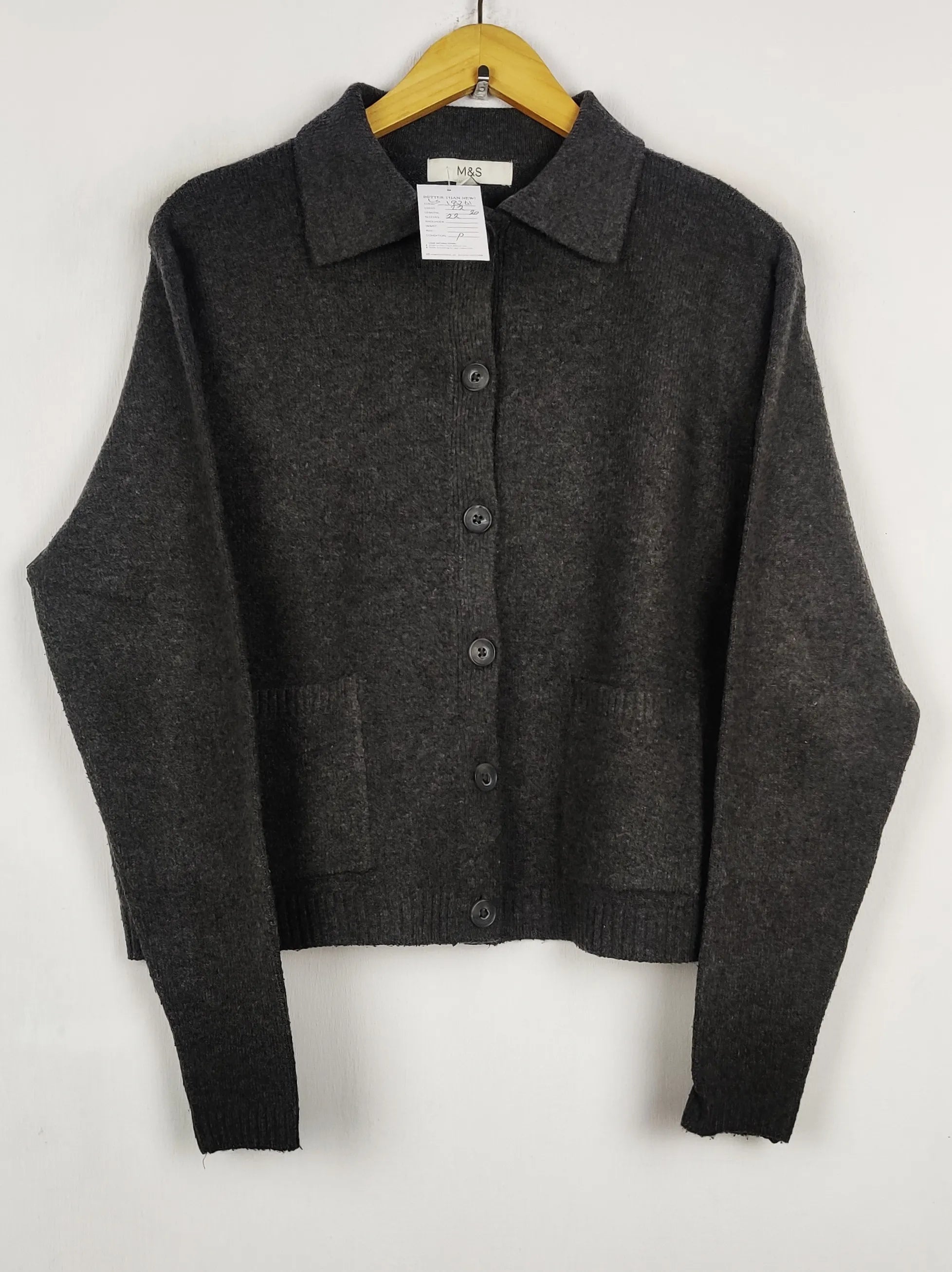 Buy online pre-used pre-loved 100% authentic & Original branded Marks & Spencer (LS-18261) available in Pakistan. Top international brands avilable.