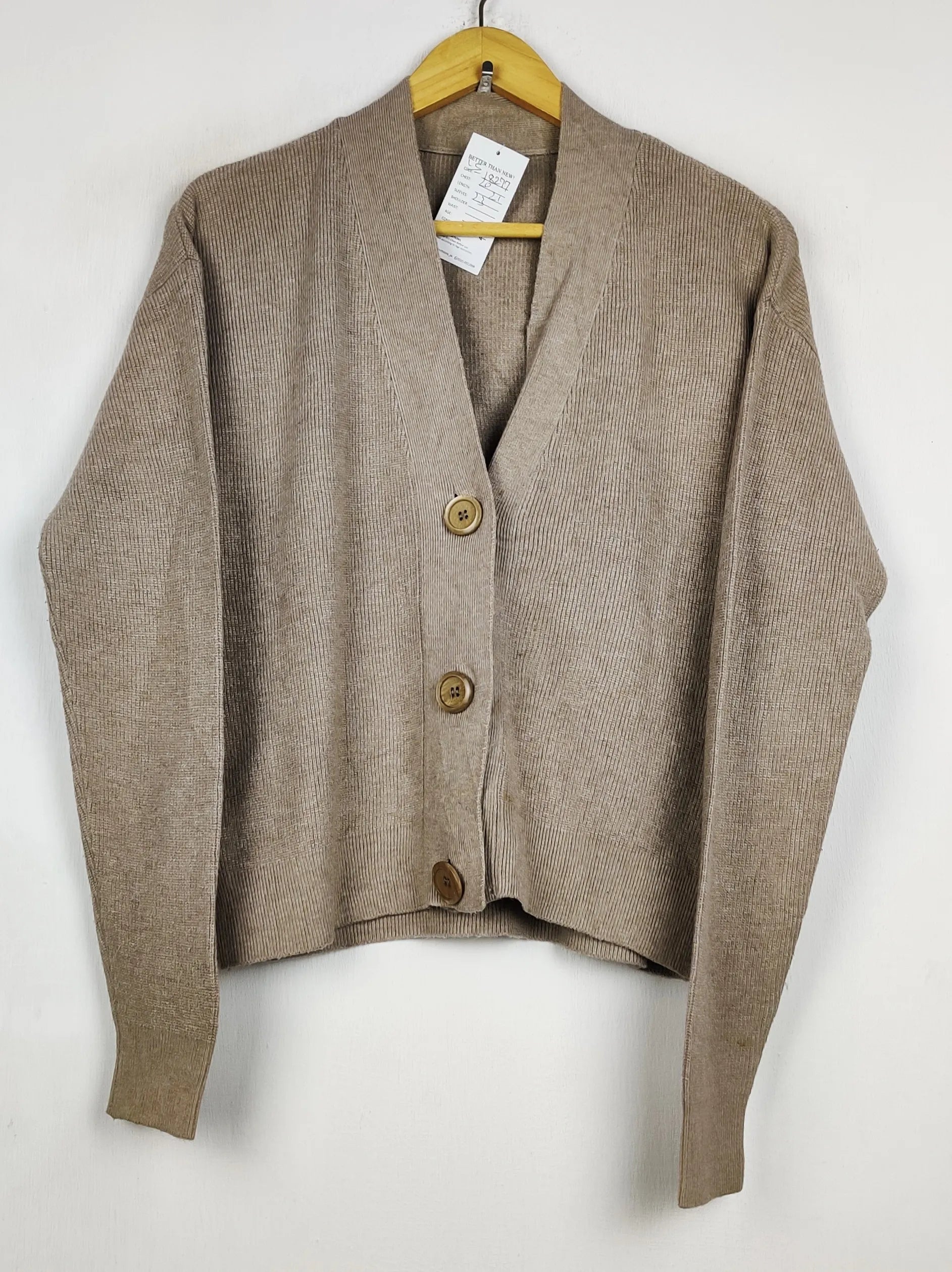Buy online pre-used pre-loved 100% authentic & Original branded Unknown Brand (LS-18277) available in Pakistan. Top international brands avilable.