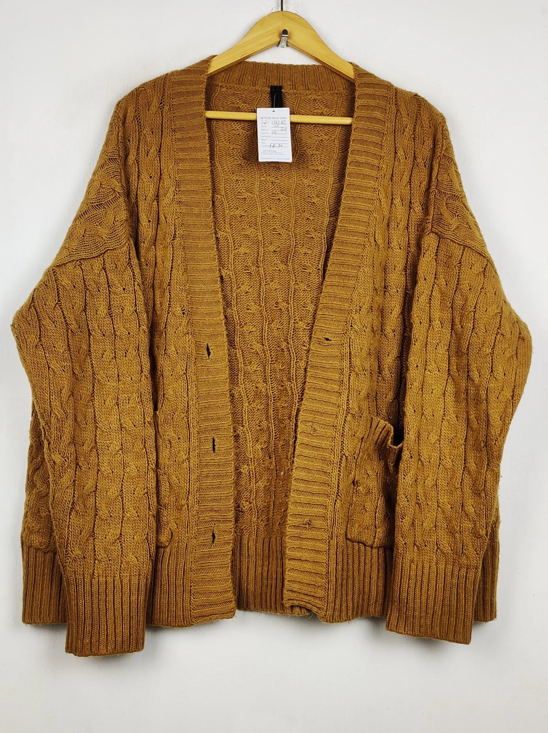 Buy online pre-used pre-loved 100% authentic & Original branded Unknown Brand (LS-18282) available in Pakistan. Top international brands avilable.
