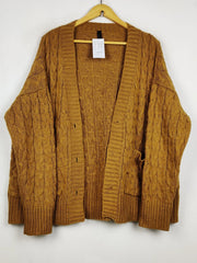 Buy online pre-used pre-loved 100% authentic & Original branded Unknown Brand (LS-18282) available in Pakistan. Top international brands avilable.