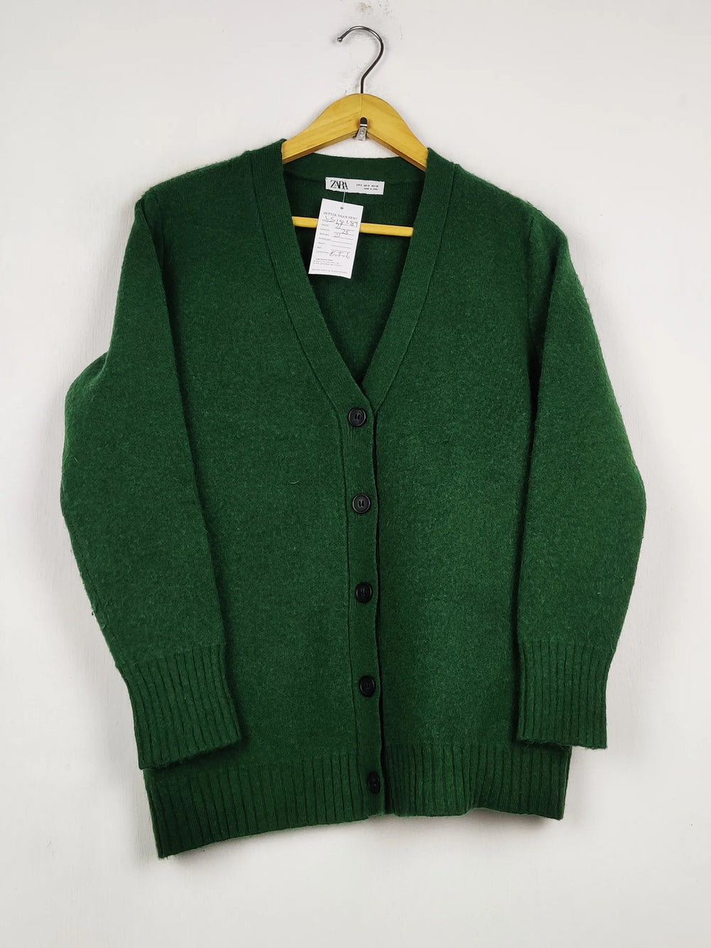 Buy online pre-used pre-loved 100% authentic & Original branded Zara (LS-18289) available in Pakistan. Top international brands avilable.