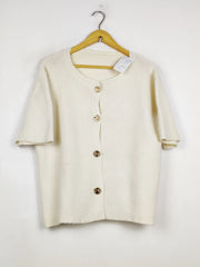 Buy online pre-used pre-loved 100% authentic & Original branded Unknown Brand (LS-18291) available in Pakistan. Top international brands avilable.
